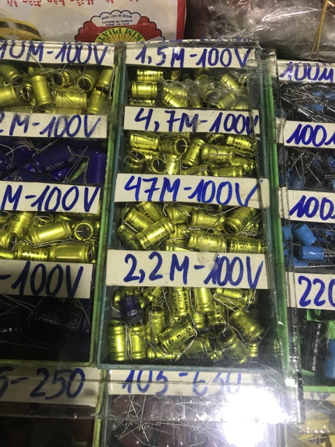 2 chiếc tụ 2 đầu 22mf 100v