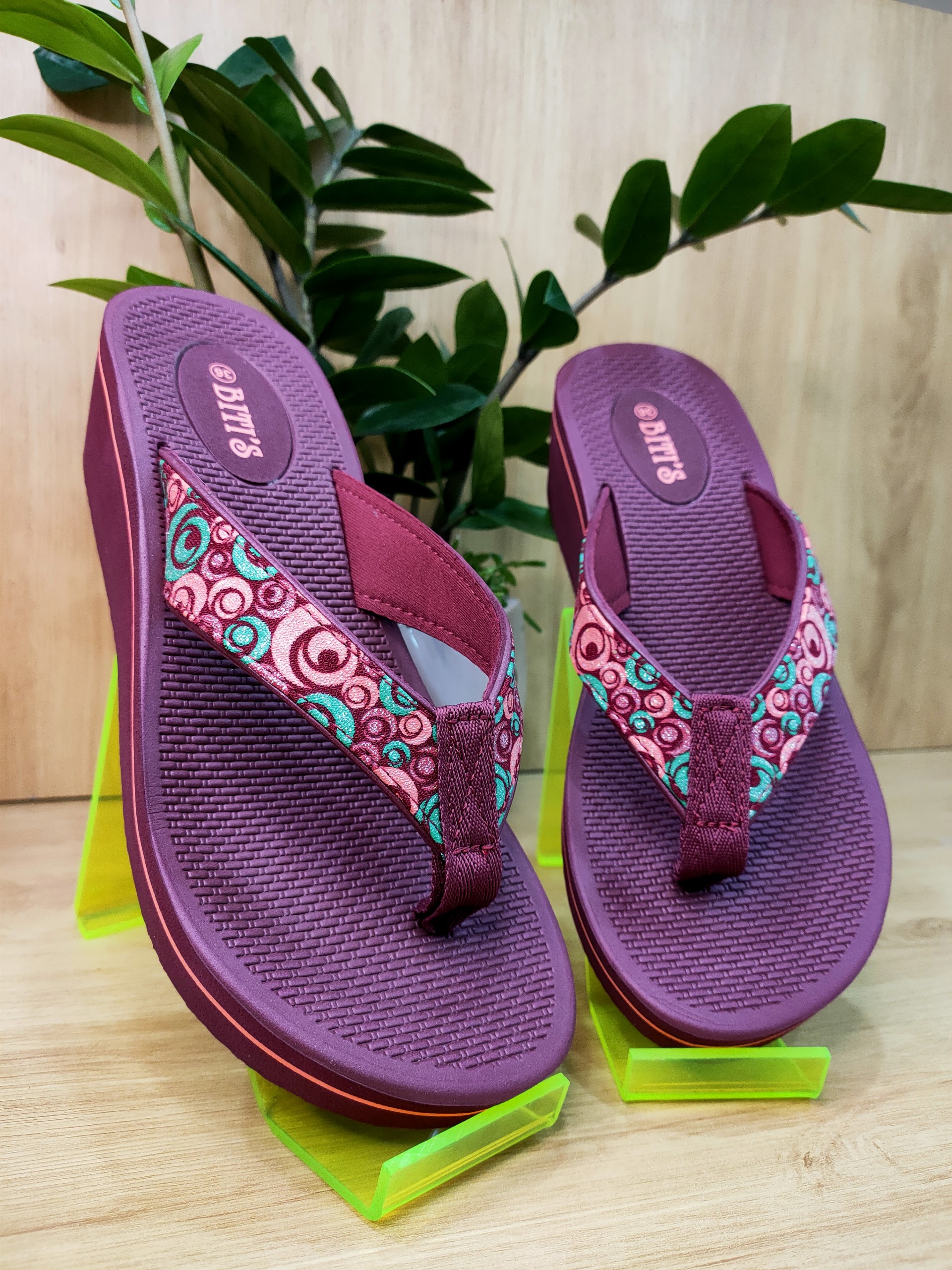 Dép quai kẹp xỏ ngón Biti's nữ đế 5cm