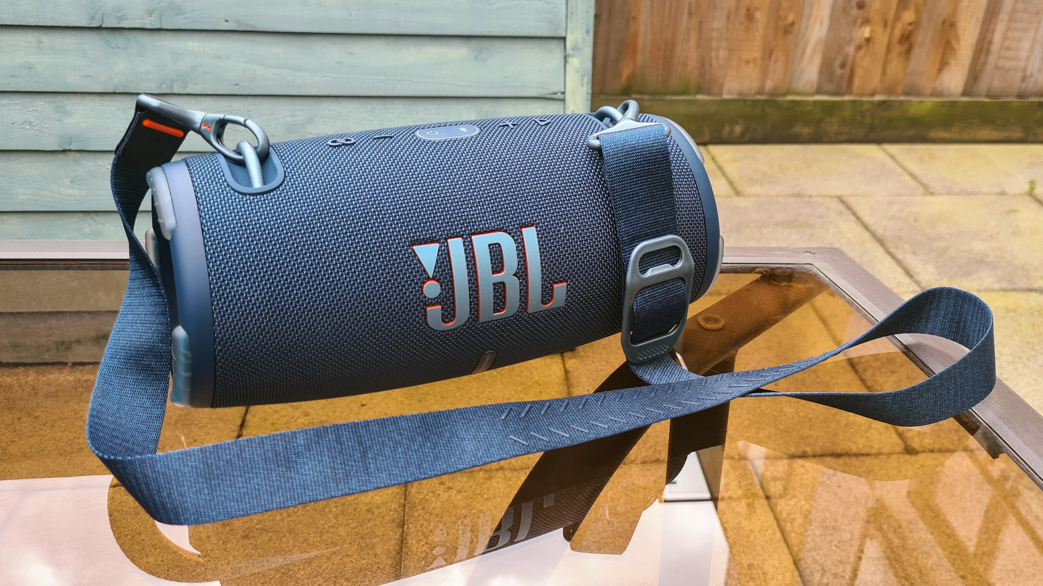 Loa bluetooth chống nước JBL Xtreme 3