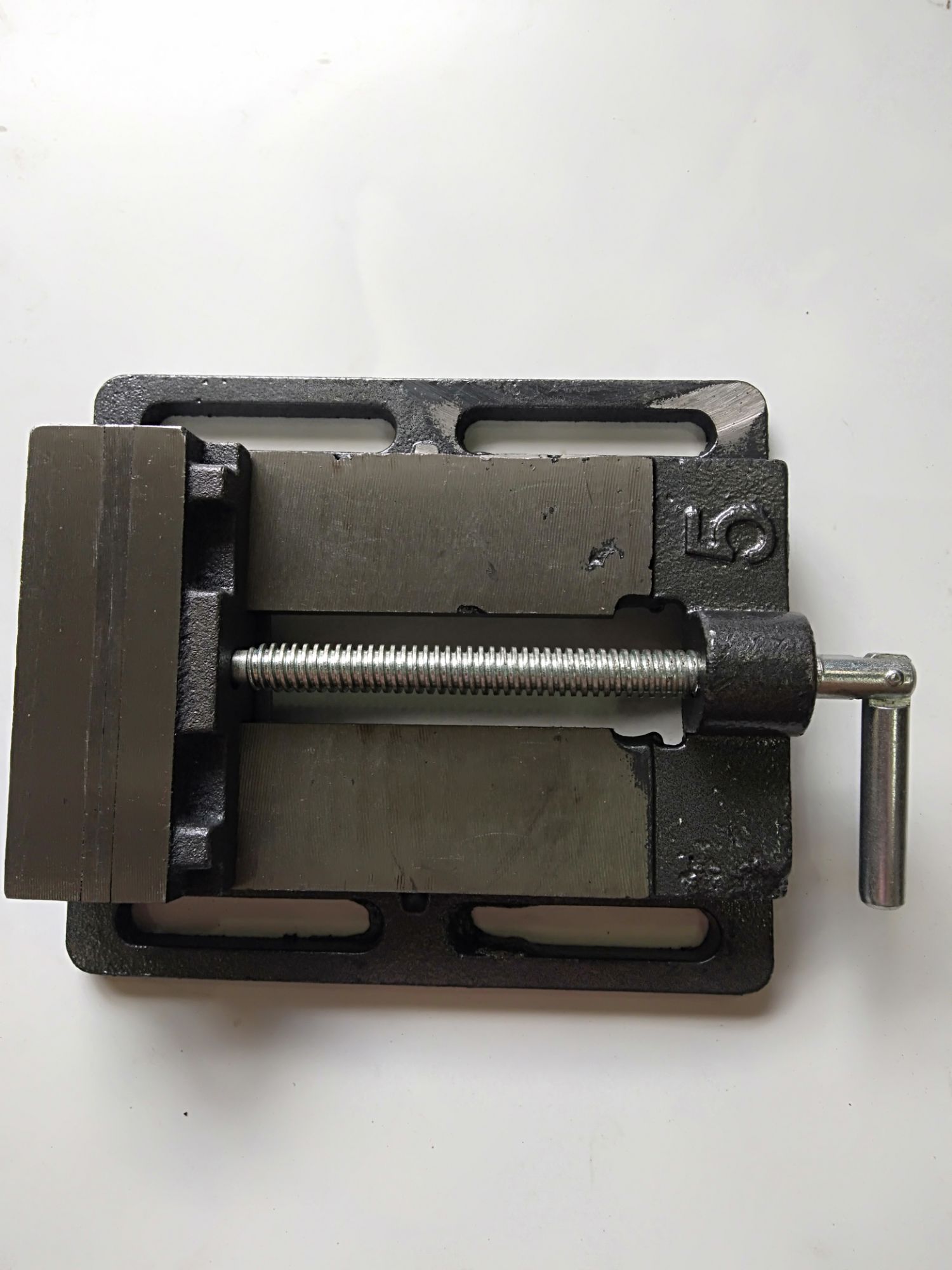 Ê tô bàn kẹp số 5in -- 125mm