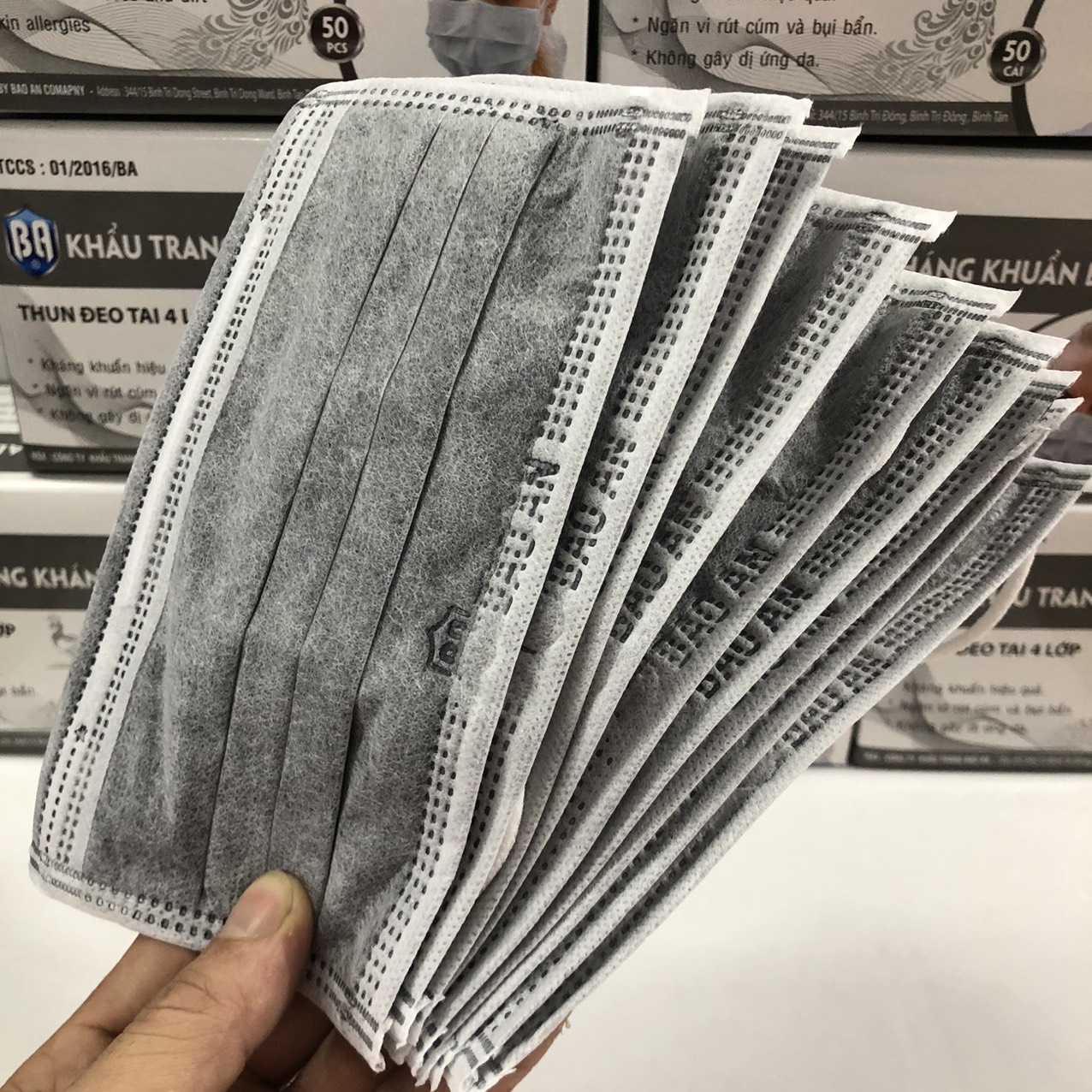 [HCM]MỚI VỀ KHẨU TRANG Y TẾ CHÍNH HÃNG DẬP 100% LOGO 4 LỚP DÀY ĐẸP BAO KHÔNG LỔI 1 HỘP 50 CÁI GỒM 5 BỊCH 10 CÁI MÀU XÁM