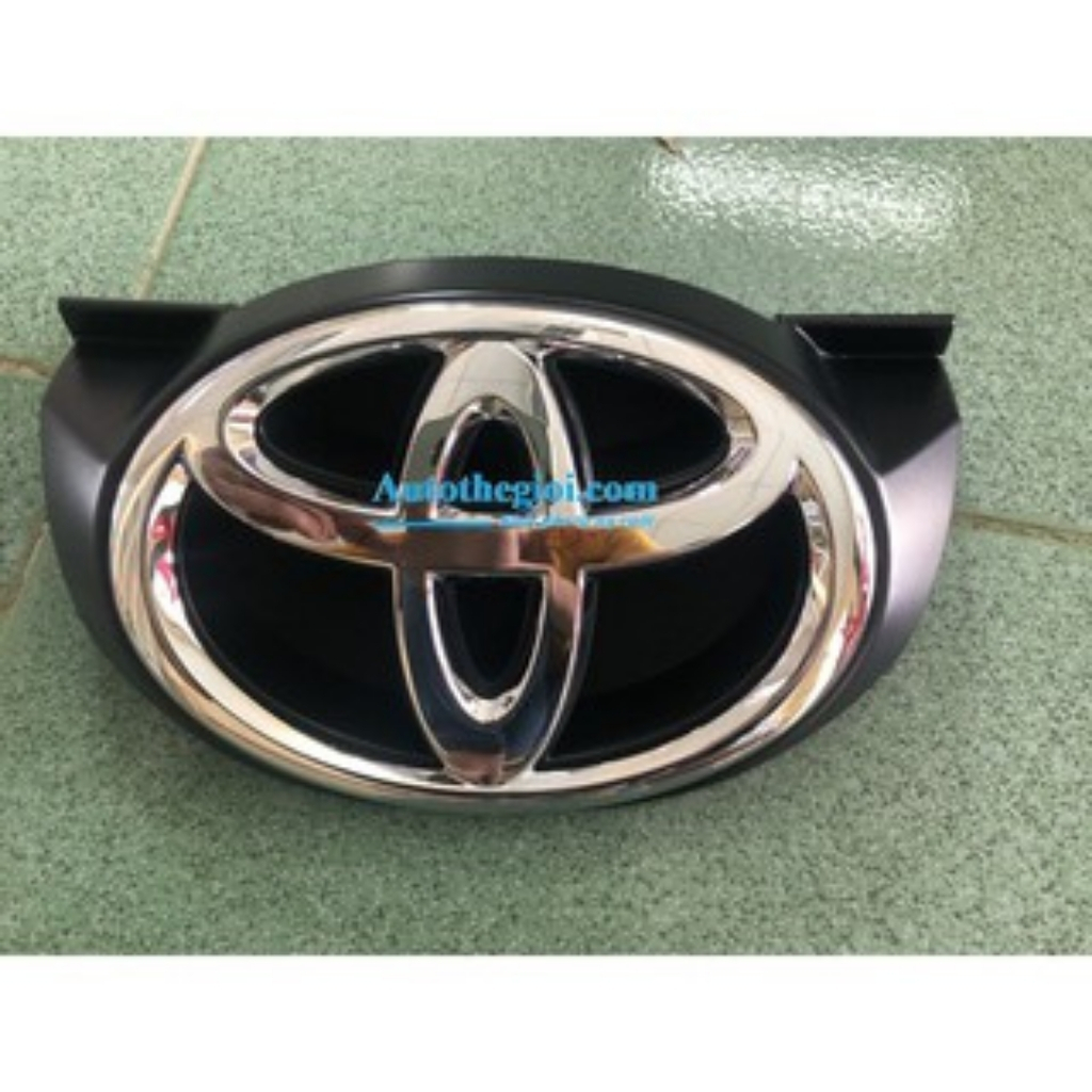 Logo Mặt Calang Toyota  Innova 2010