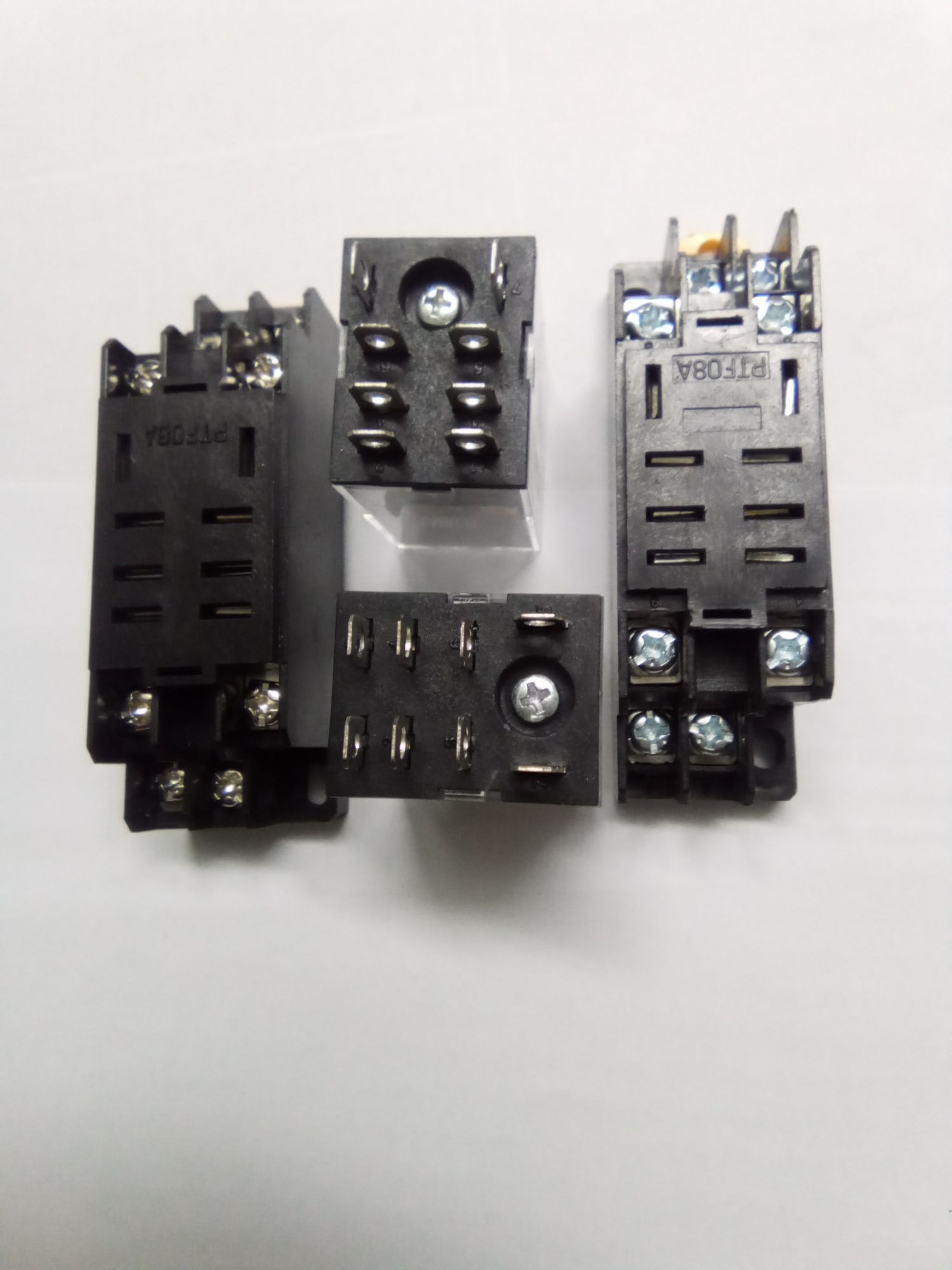 Rơ le trung gian 8 chân 220v 10A bao gồm đế