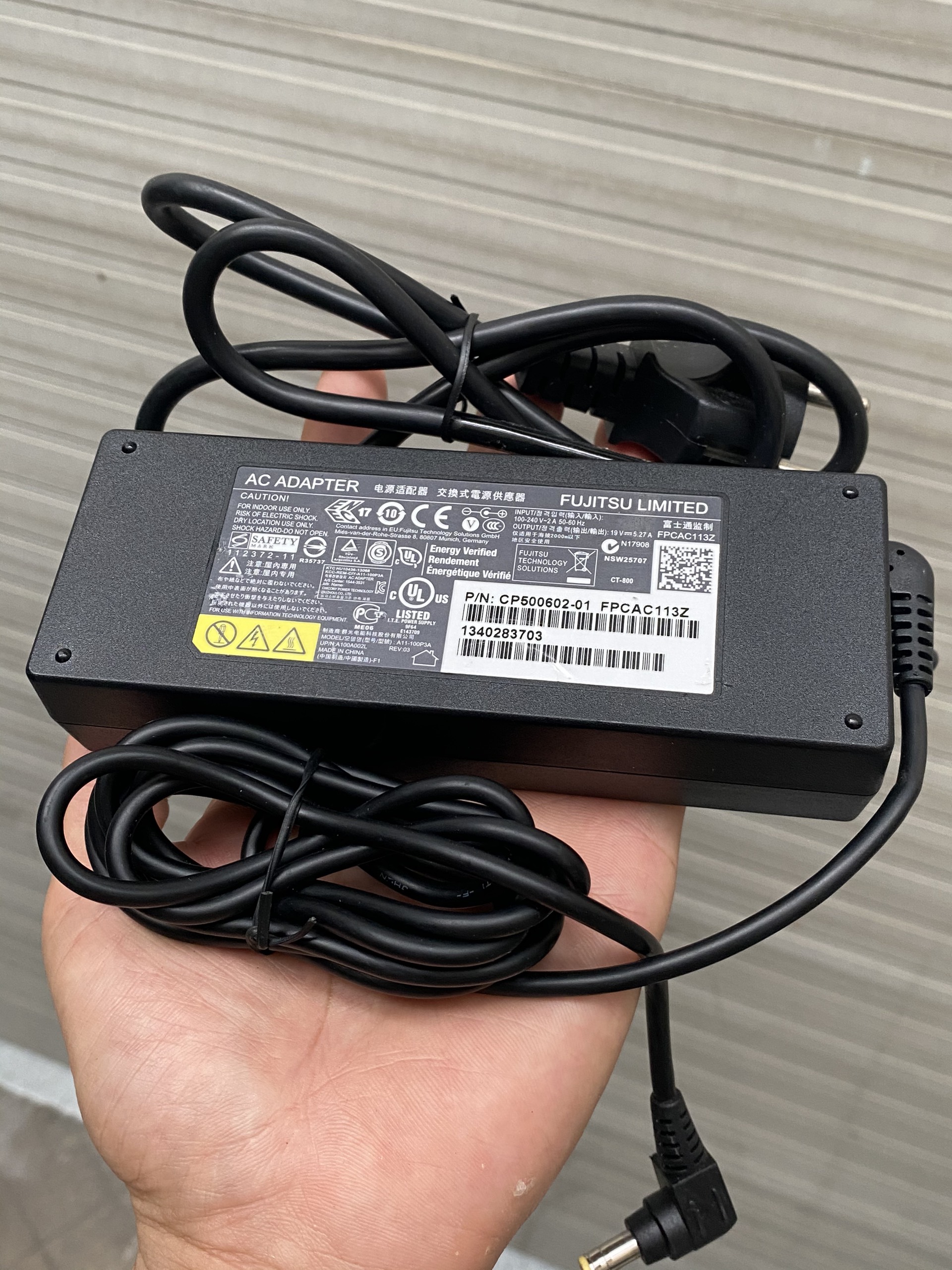 Sạc laptop Fujitsu 19V-5.27A bản gốc