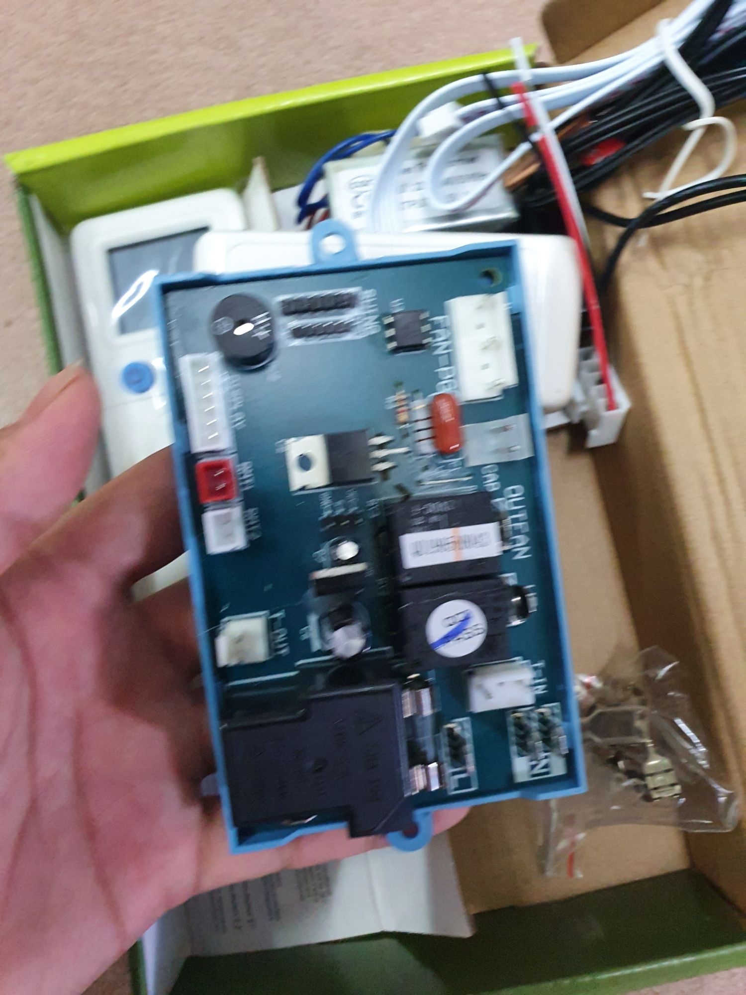 Bo mạch điều hòa đa năng có màn hình LED
