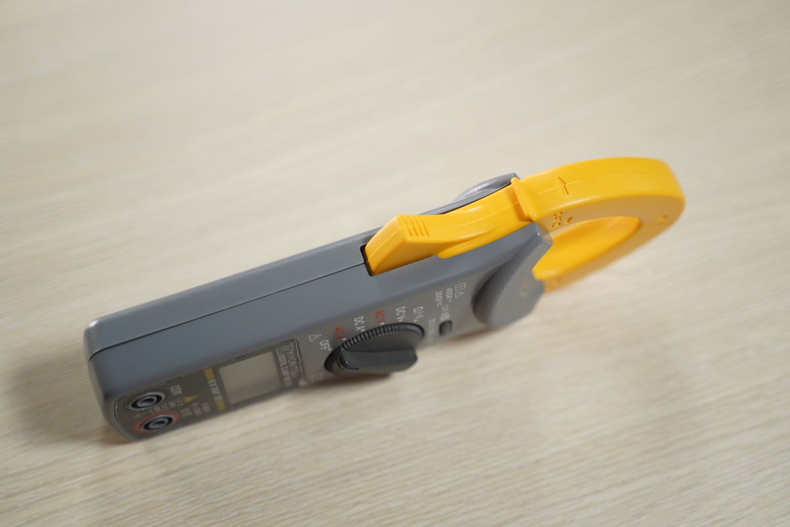 Ampe kìm Kyoritsu Kewtech KT203