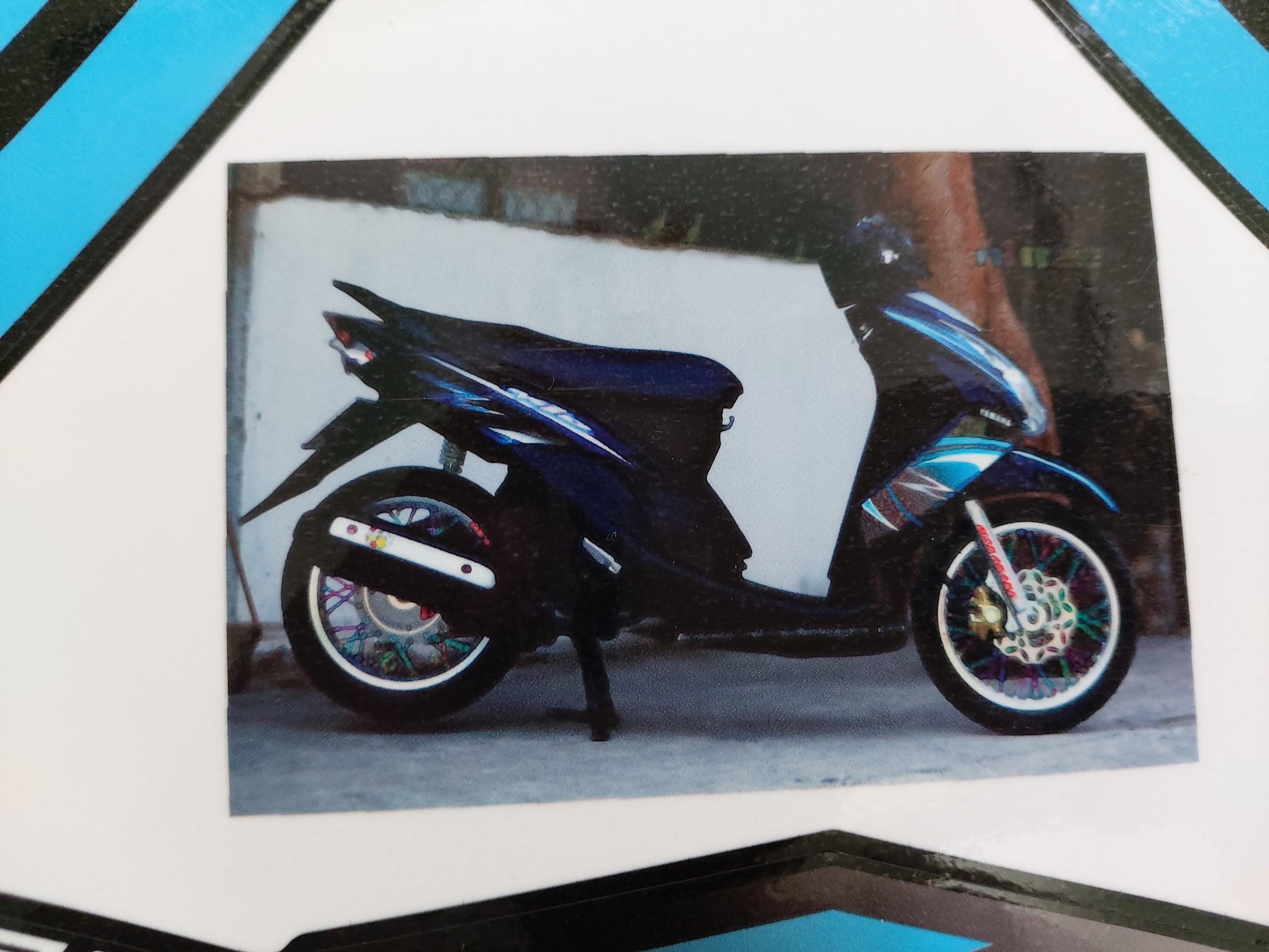 [HCM]Tem xe mio yamaha xanh trắng dán xe đen