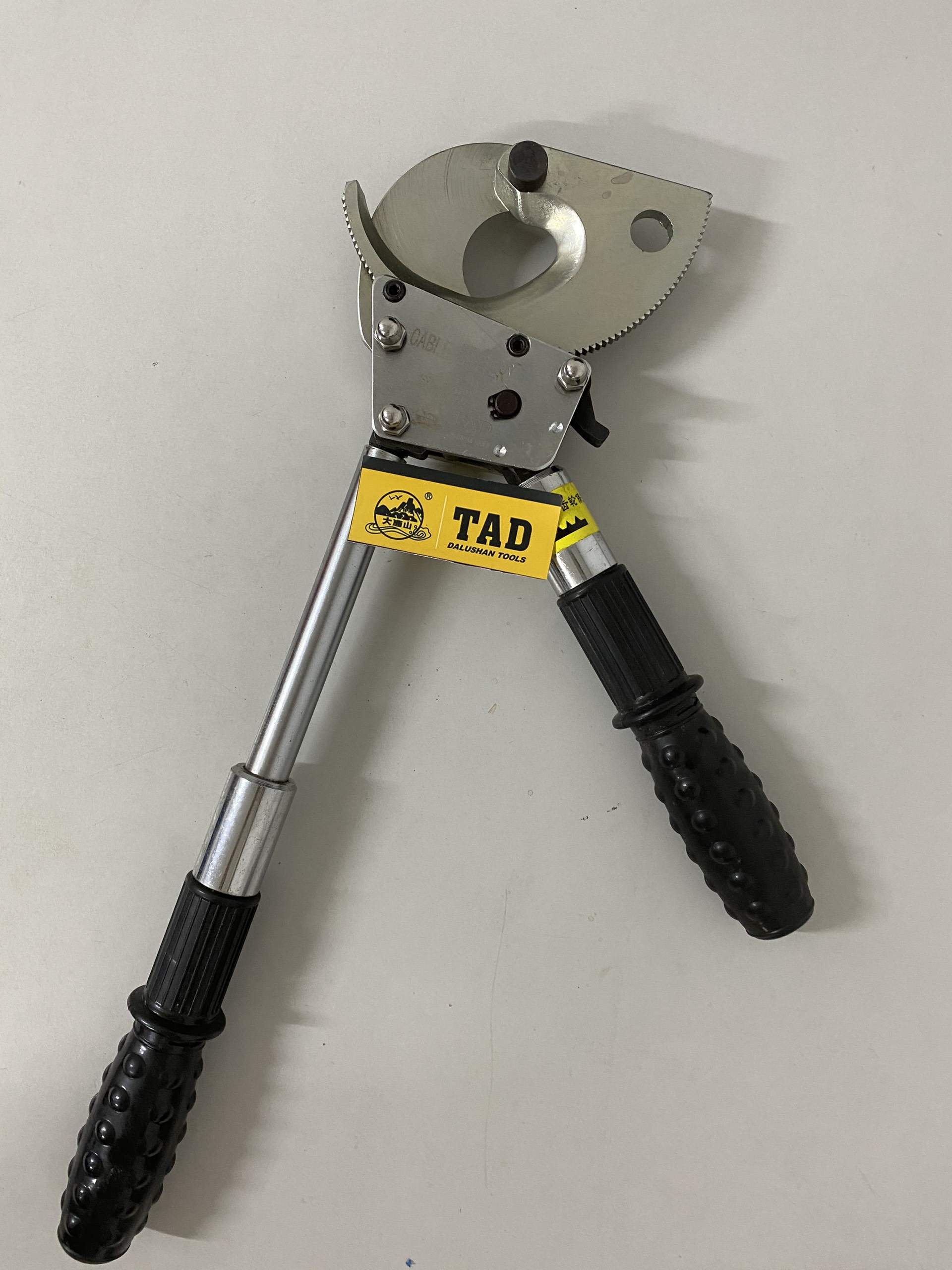 KÌM CẮT CÁP NHÔNG XD-520