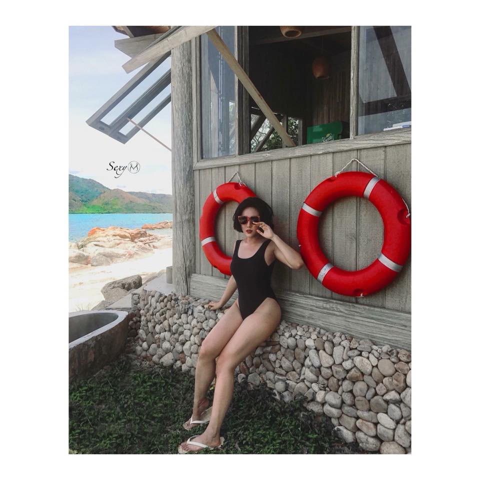 Bikini 1 mảnh Bodysuit khoét mông hở lưng sexy