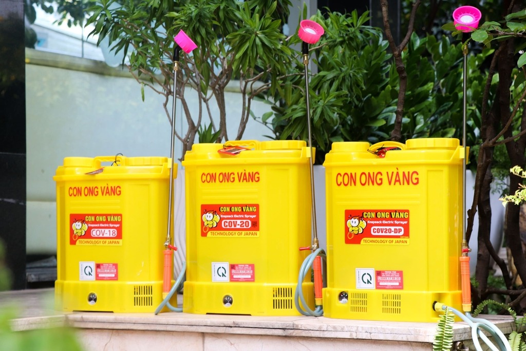 [HCM]Bình xịt điện COV 20 (Con Ong Vàng 20 lít đeo lưng)