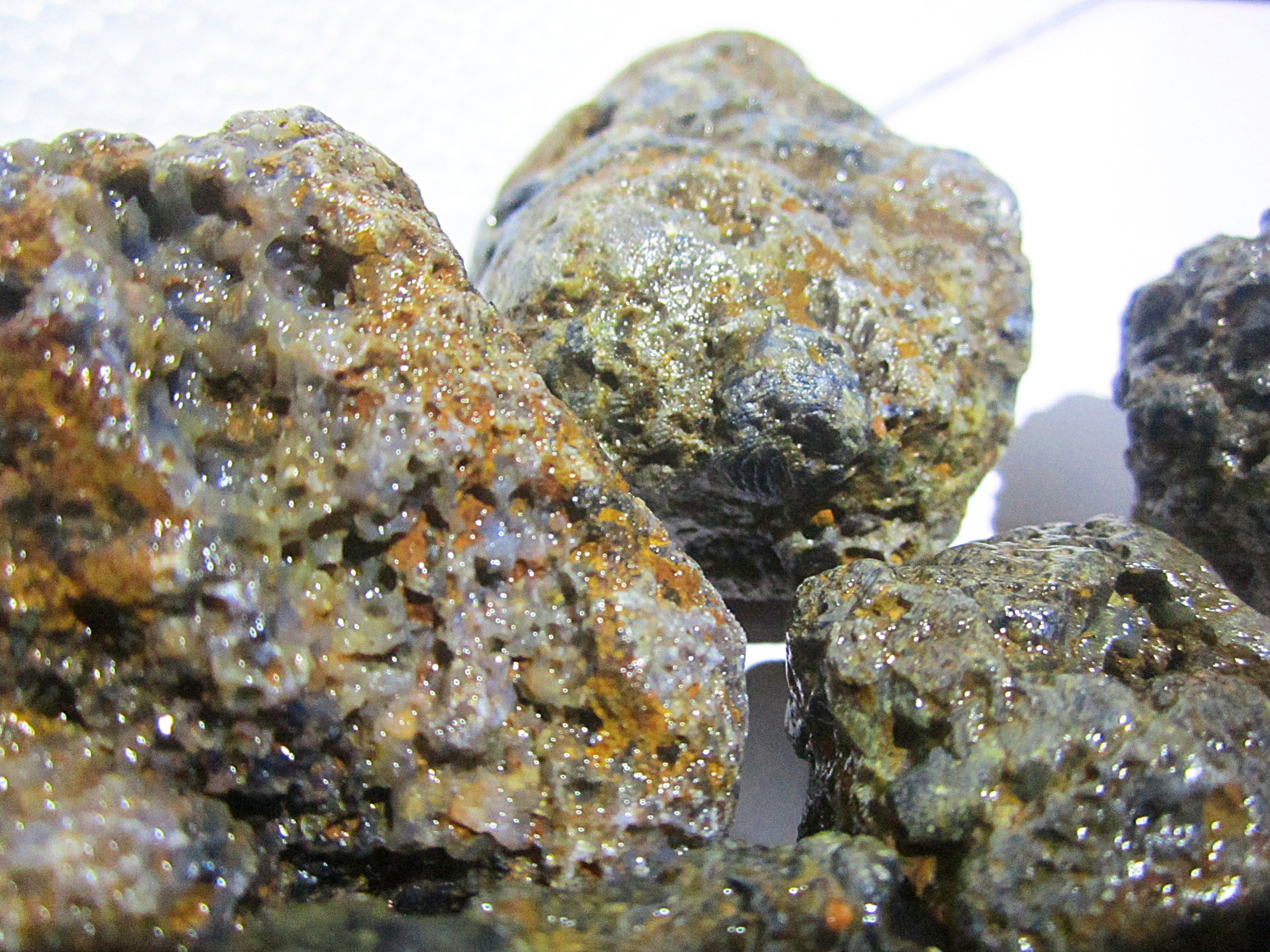 100Gr Saphia Xanh Thẫm Cuội Bắc Kạn