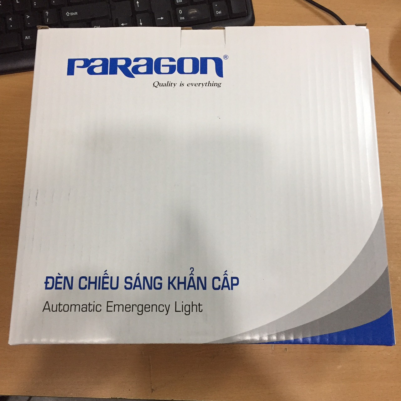 Đèn sạc chiếu sáng khẩn cấp có tem PCCC Pragon model PEMD21SW