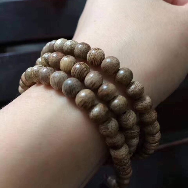 Vòng Đeo Tay Trầm Hương Cao Cấp 108 Hạt