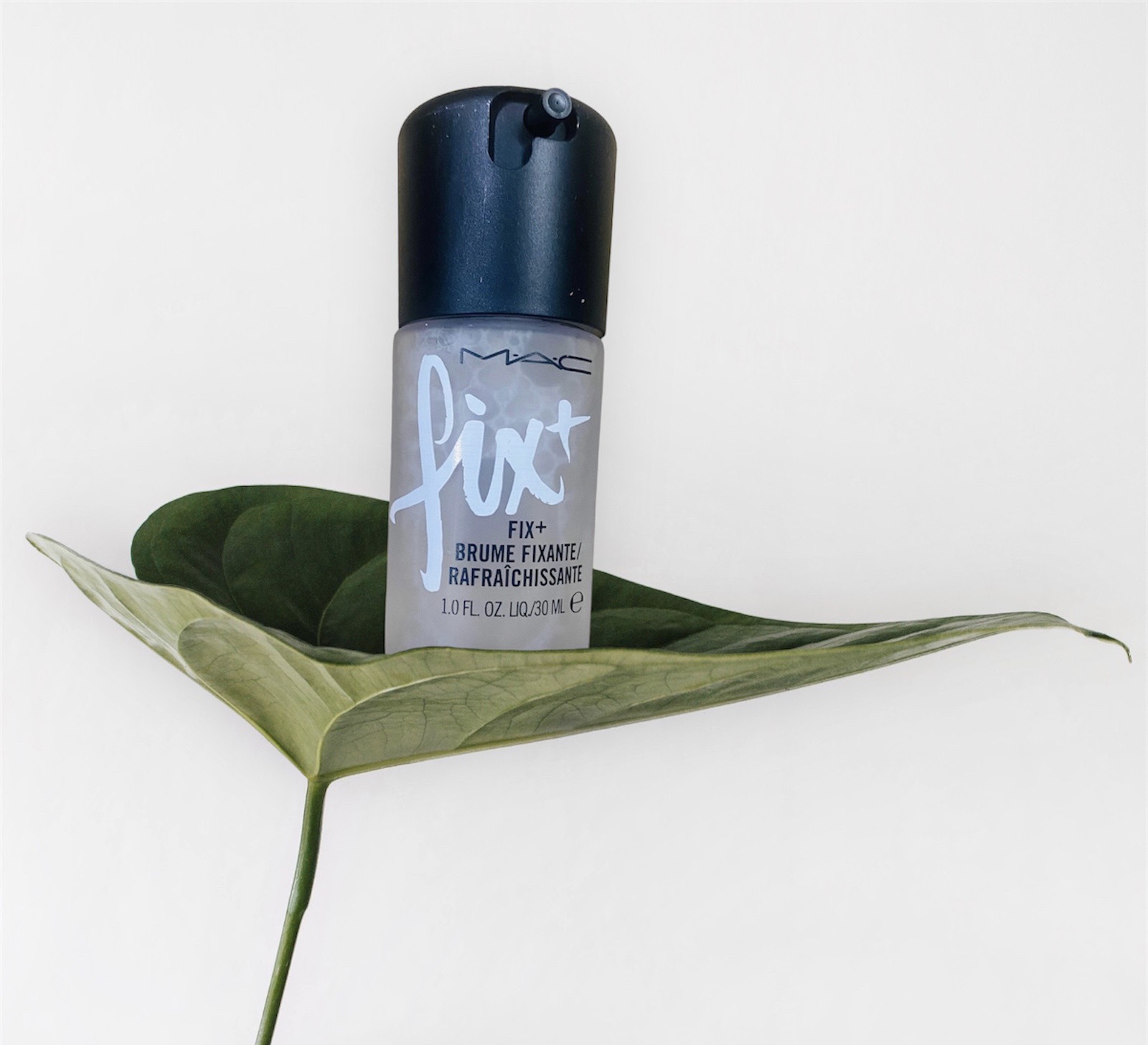 ET XỊT MAKEUP KHOÁ NỀN 30mL + KEM NỀN MAC STUDIO 5mL