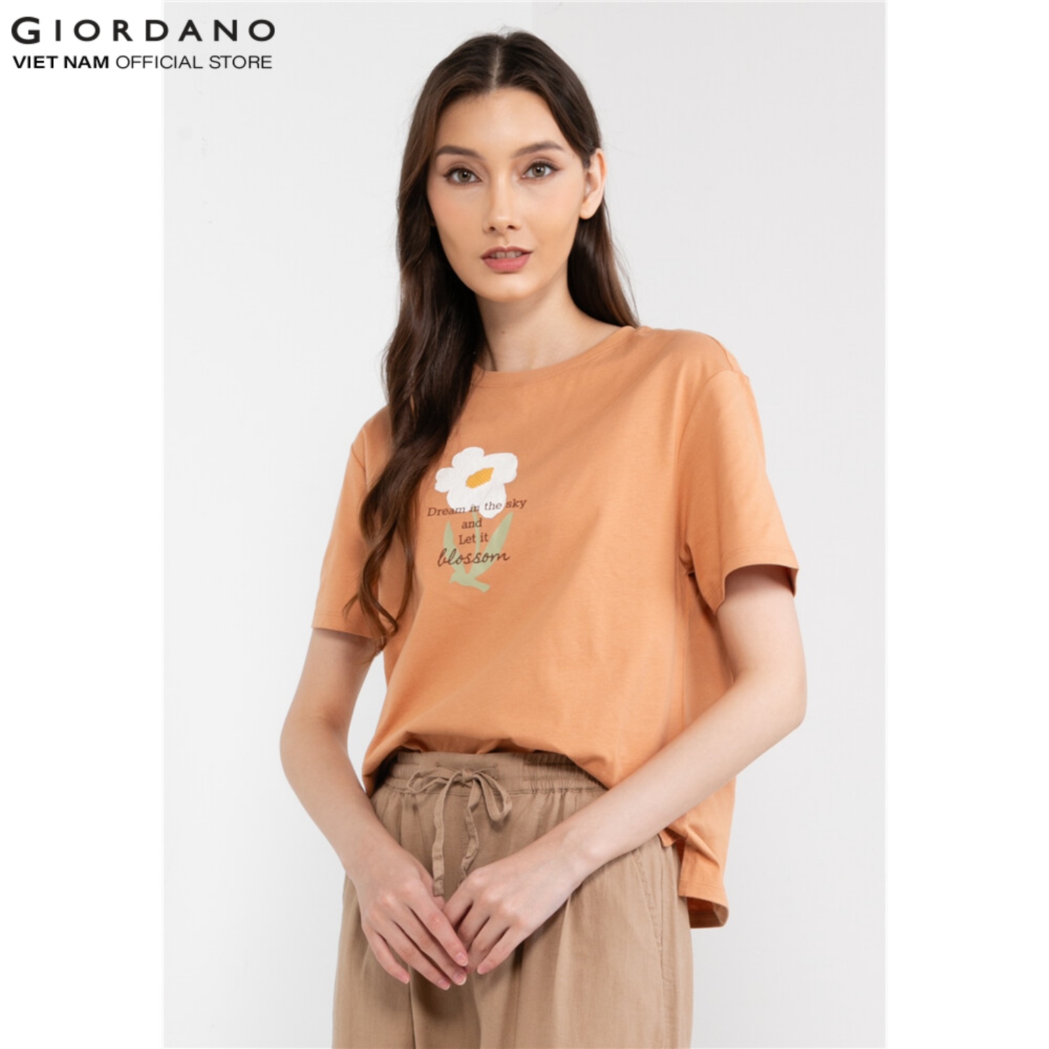 Áo thun nữ in hình nổi ngắn tay life in bloom print tee giordano 05393206