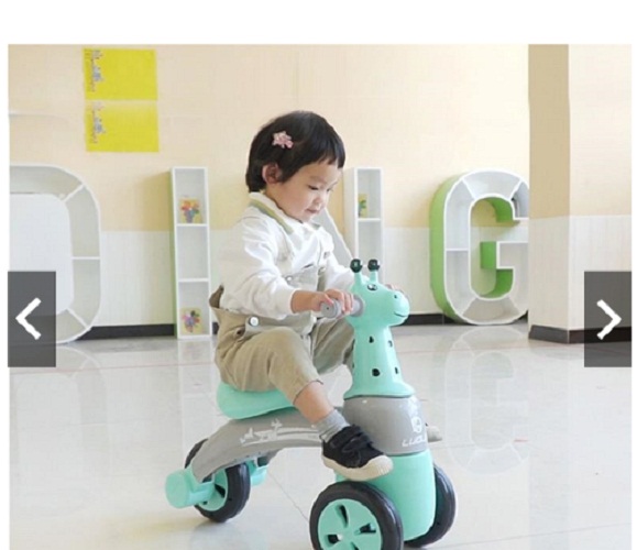 Xe chòi chân lắc đầu di chuyển hình hươu