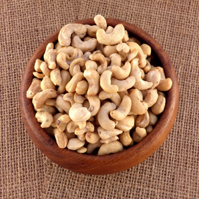 Hạt điều nguyên tách lụa 500G