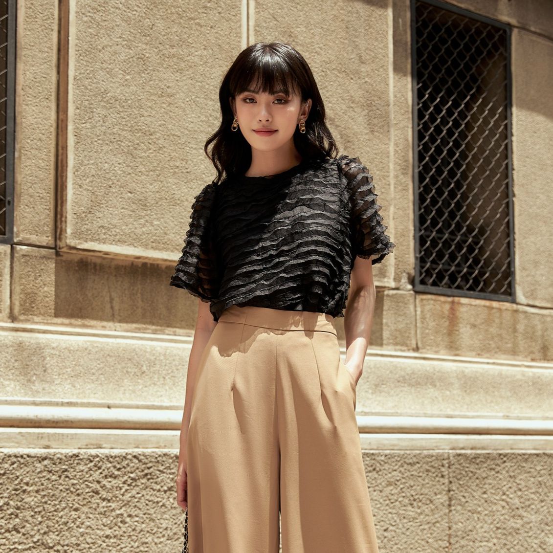 OLV - Áo Alva Top in Black