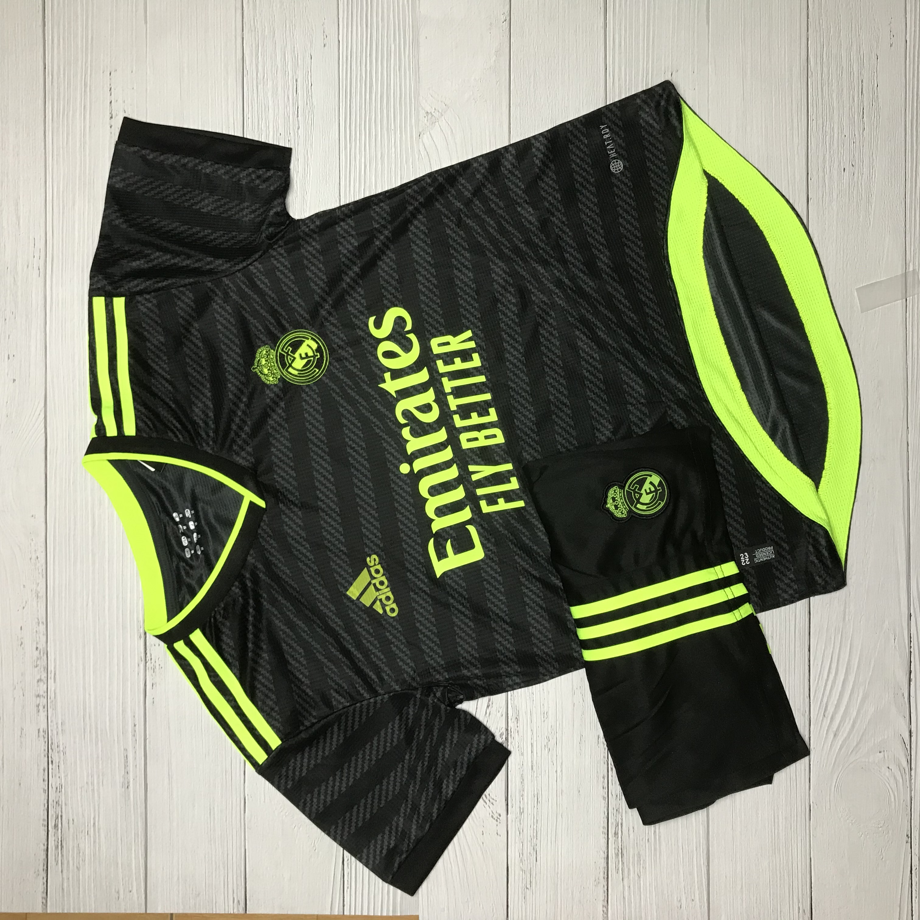 Áo Bóng Đá-Áo Đá Banh CLB Real Madrid - Đen -Polyester Thái Cao Cấp