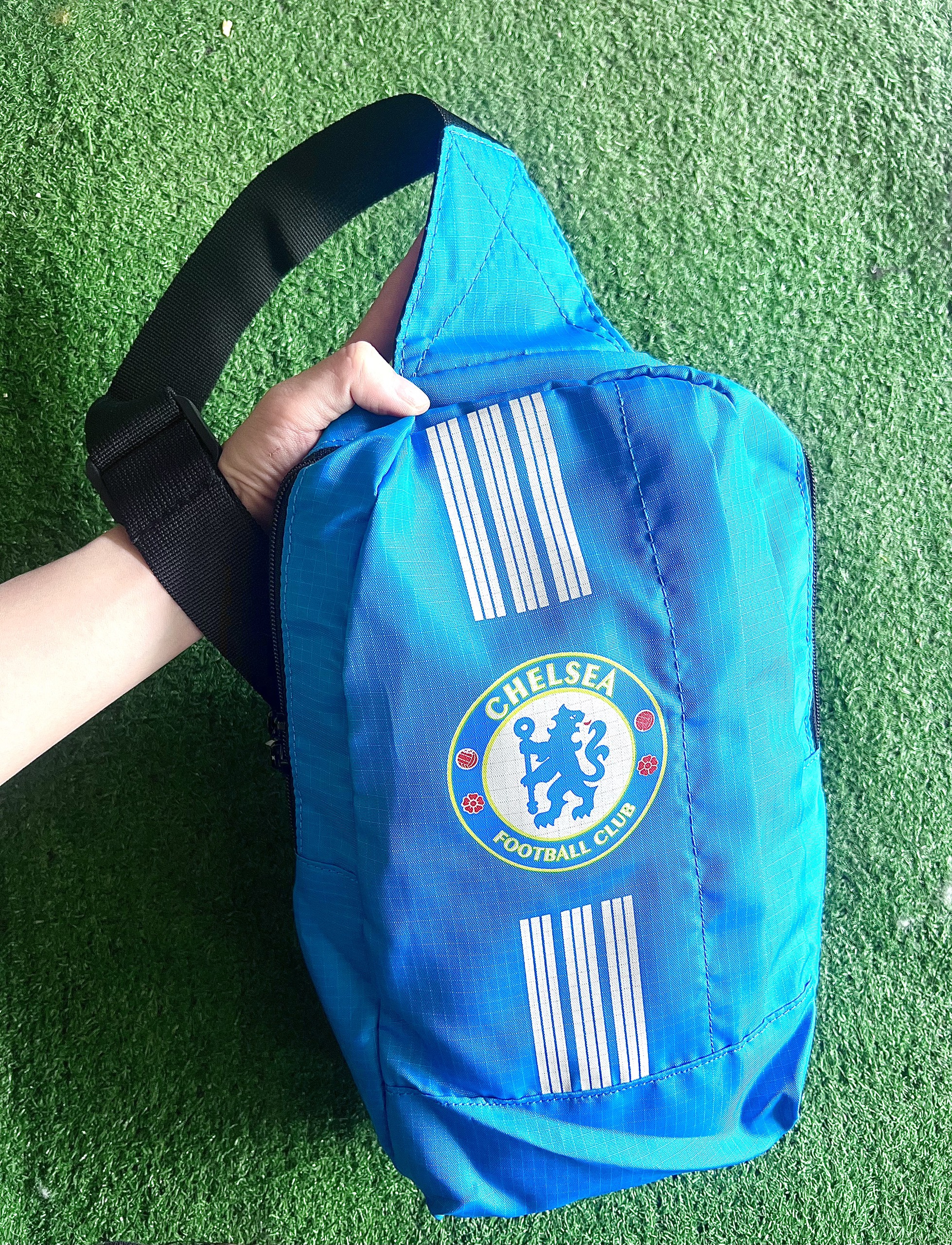 TÚI CHELSEA XANH đeo chéo 2 ngăn ( túi đựng giày đá banh đeo chéo và túi trống 2 ngăn )