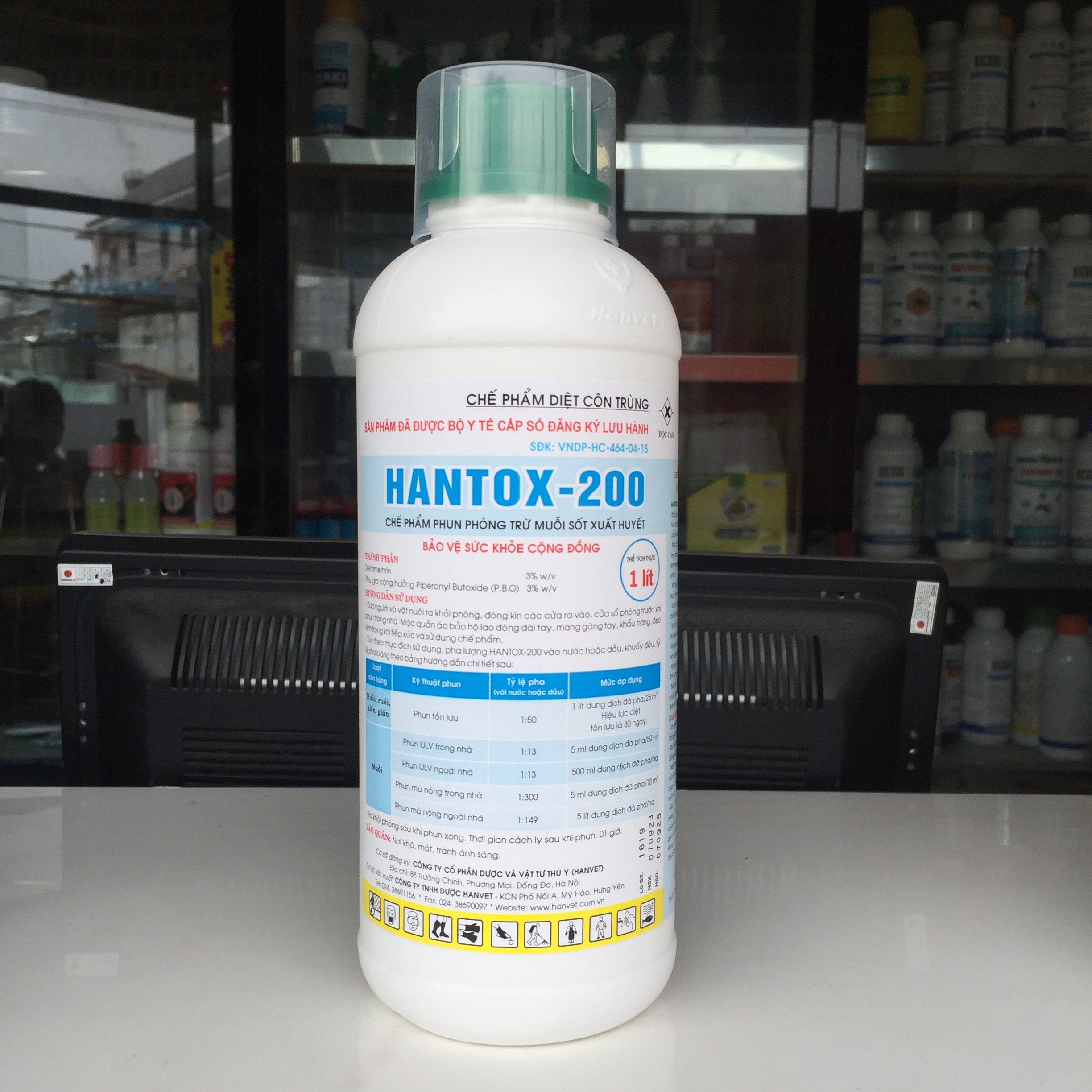 Thuốc diệt muỗi và côn trùng Hantox 200 (Chai 1 lít)