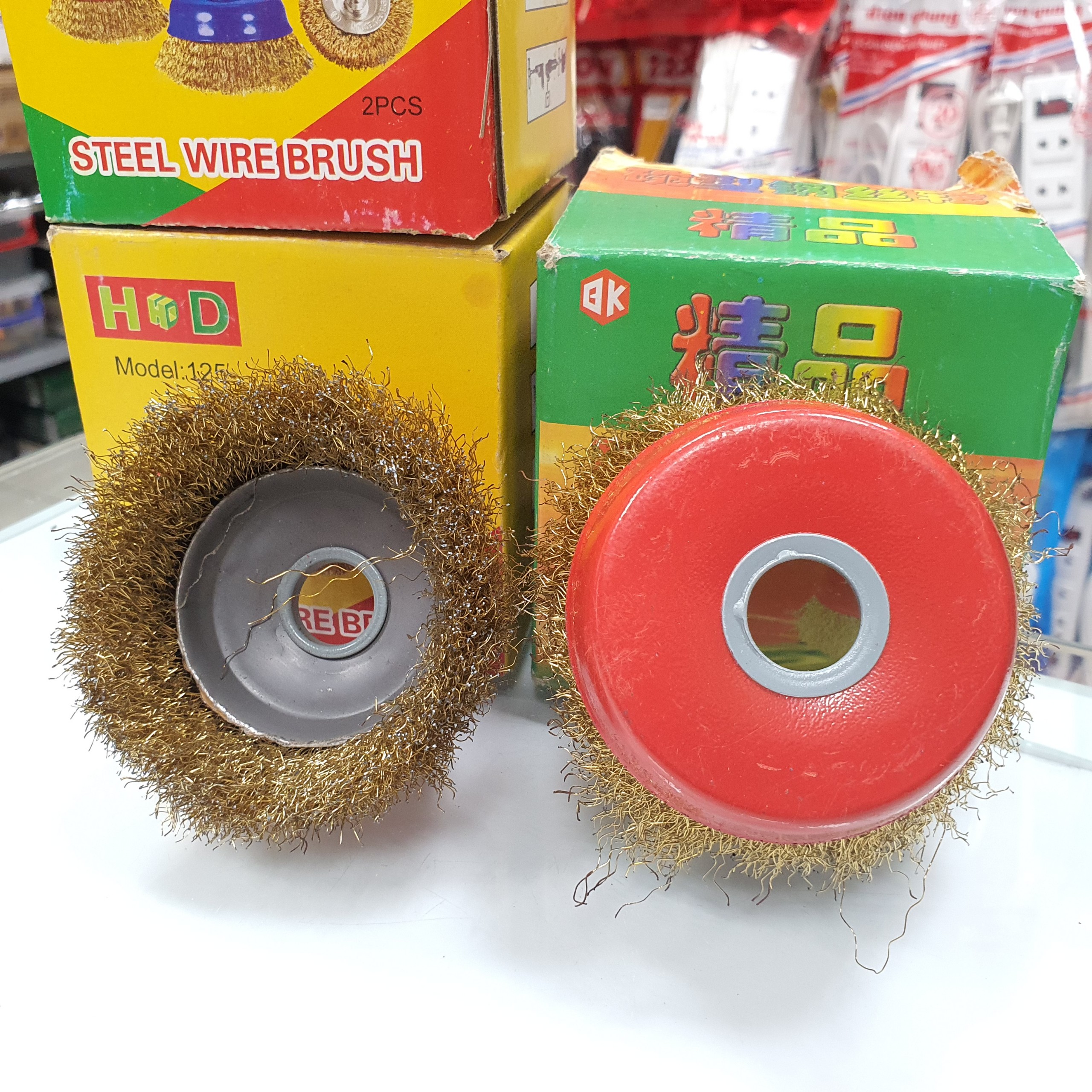 Chén cước vàng, bánh cước thau tròn, dùng cho máy mài đánh rỉ, chà sắt 1 tấc HD
