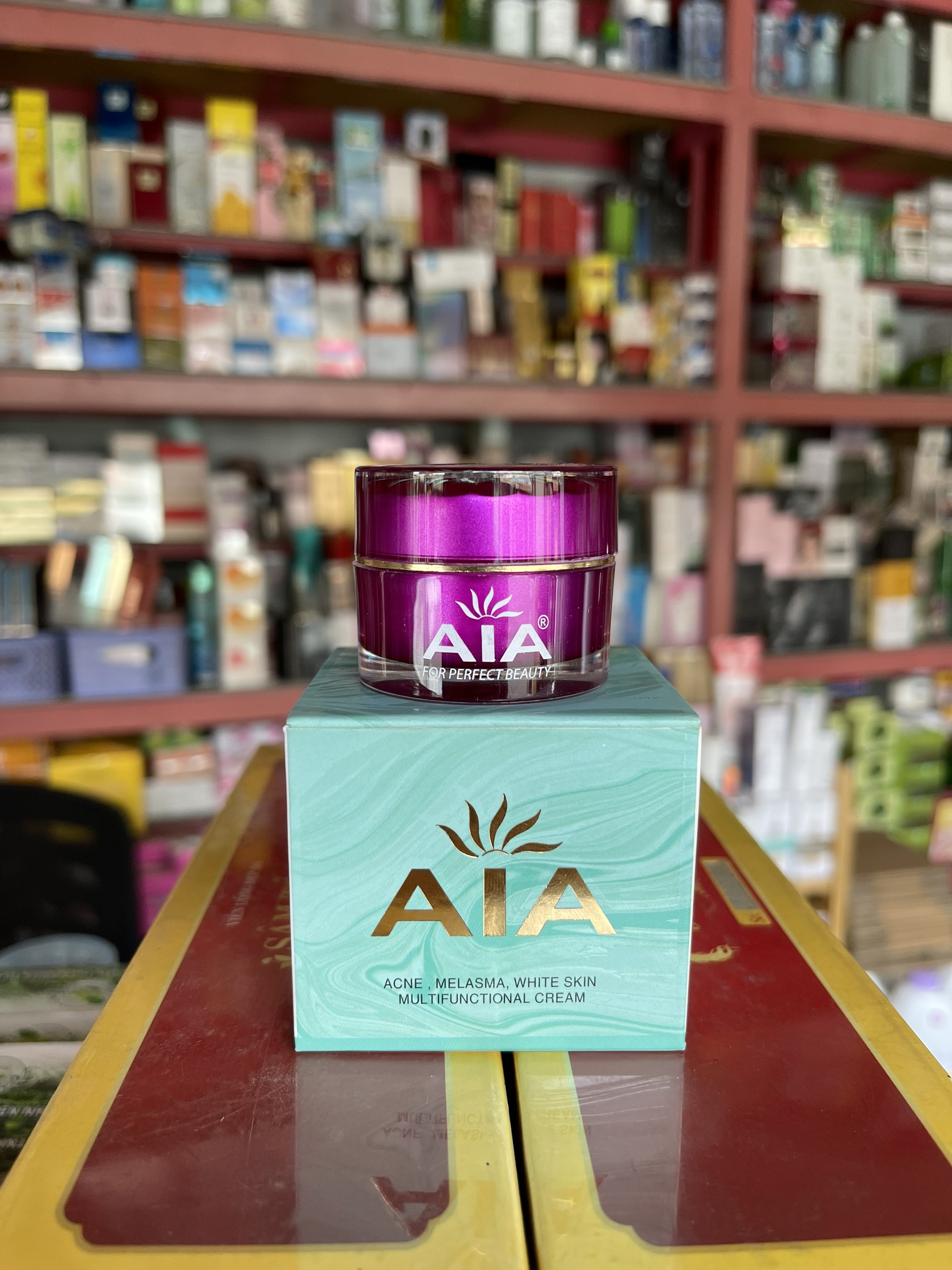 Kem ngừa mụn thâm, trắng da, mờ sẹo và se khít lỗ chân lông AIA 12g - 8936094380402