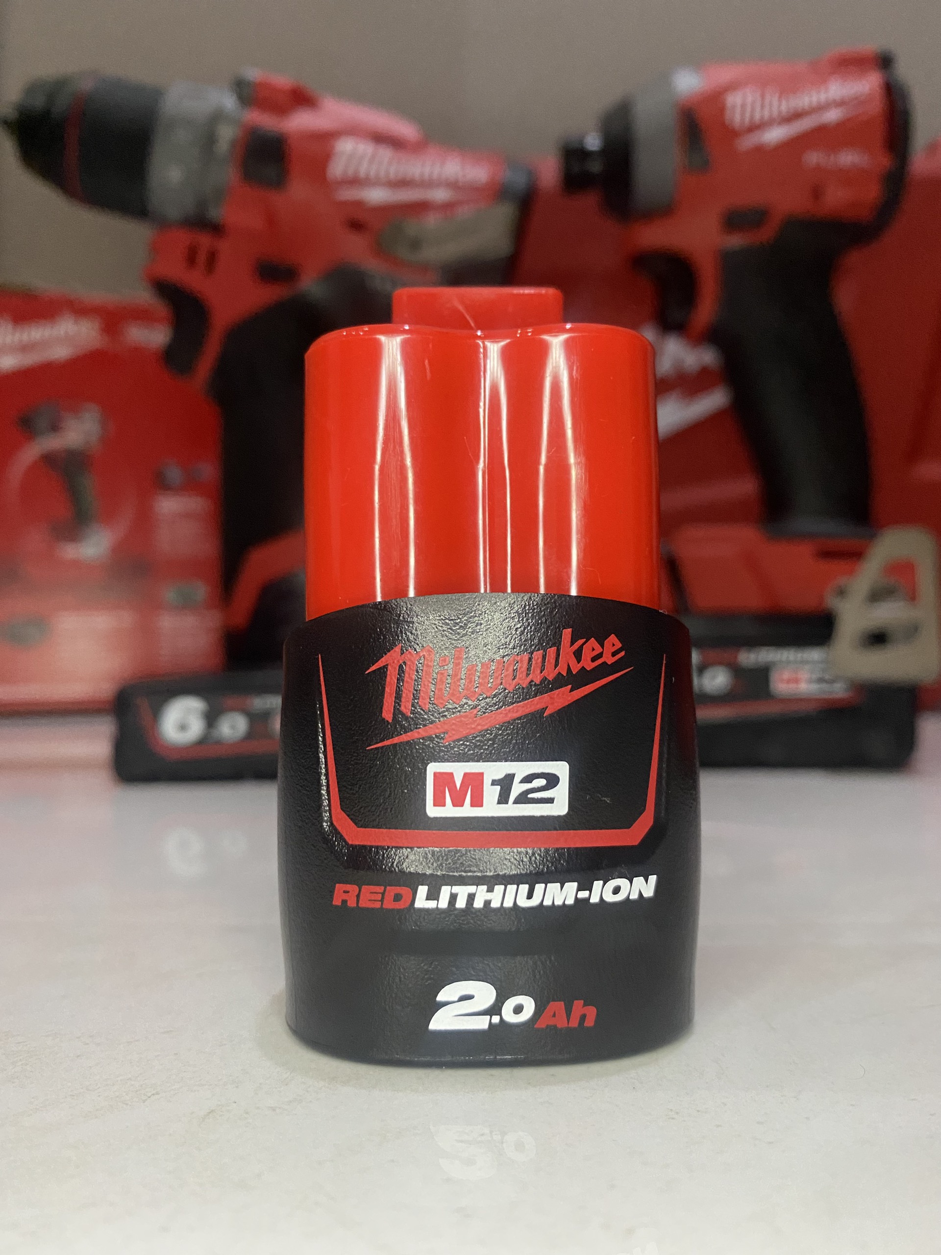 Pin Milwaukee 12V/2.0Ah REDLITHIUM-ION M12B2 (Pin Milwaukee 12V)