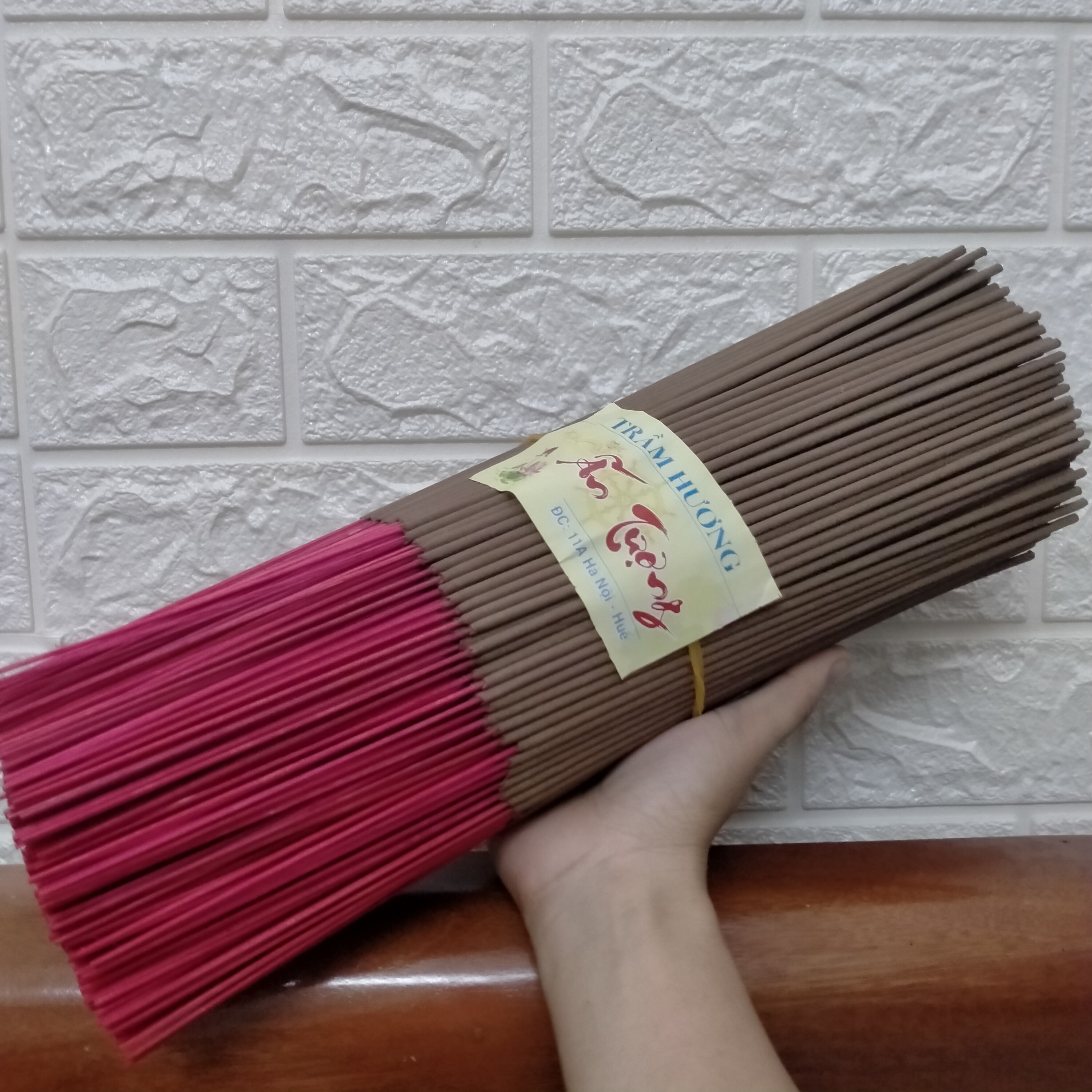 1kg nhang trầm hương huế ( 100% trầm thật THƠM DỊU NHẸ ÍT KHÓI , 700 cây )