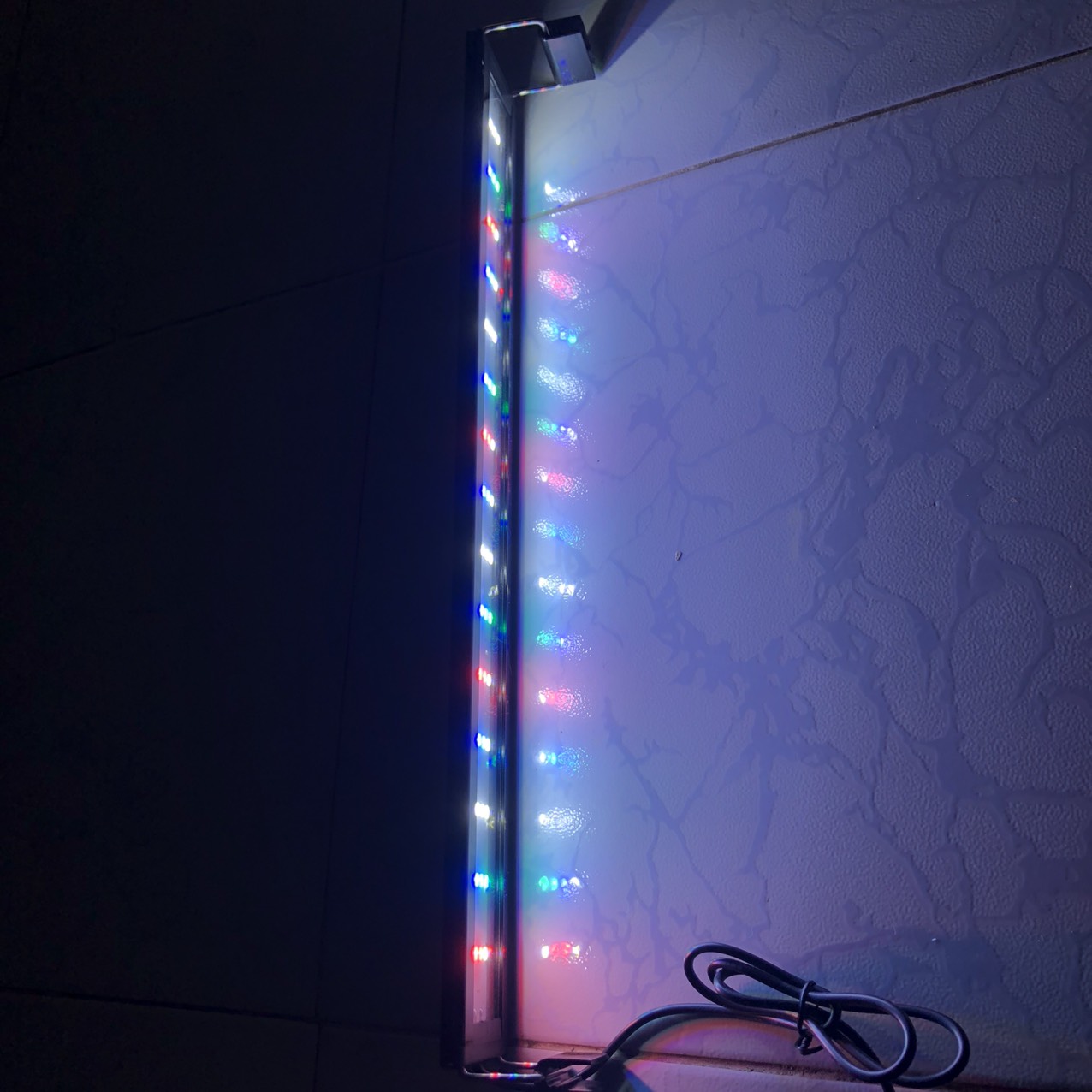 Đèn bể cá LED ĐỔi MÀU 4 dãy led cho hồ cá cảnh