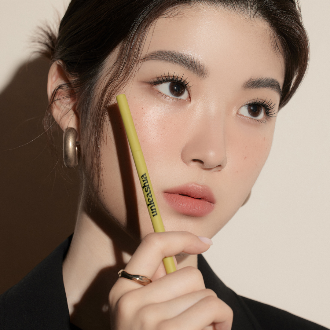 CHÌ KẺ MÀY UNLEASHIA SIÊU MẢNH SHAPER DEFINING EYEBROW PENCIL