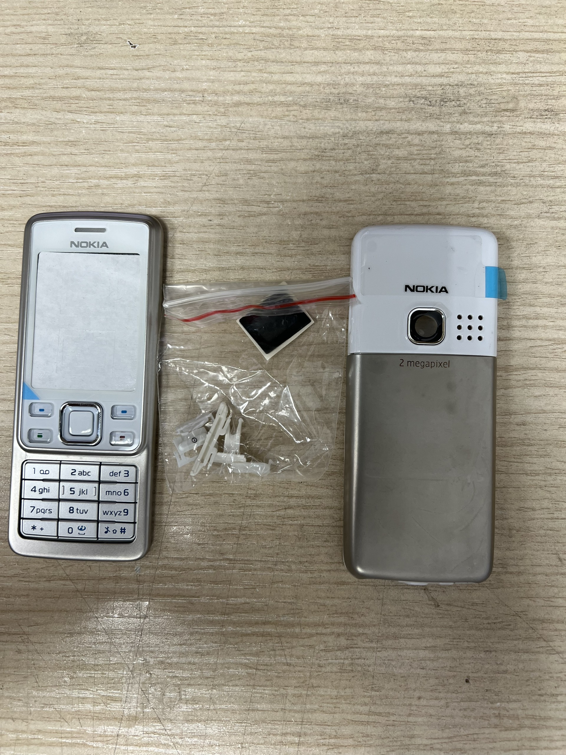 Vỏ nokia 6300 ( kèm sườn, phím)