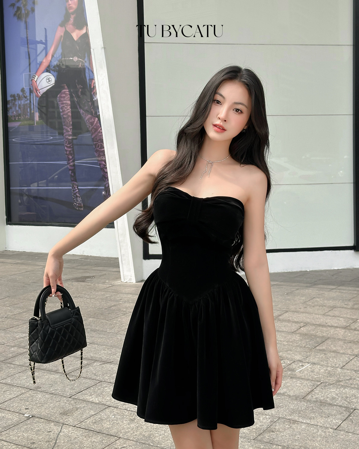 TUBYCATU | Đầm nhung đen cúp ngực