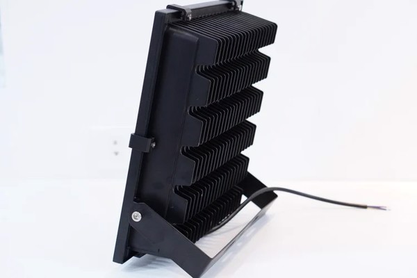 ĐÈN PHA 100W IP66 MẶT KÍNH - ĐÈN PHA 100W