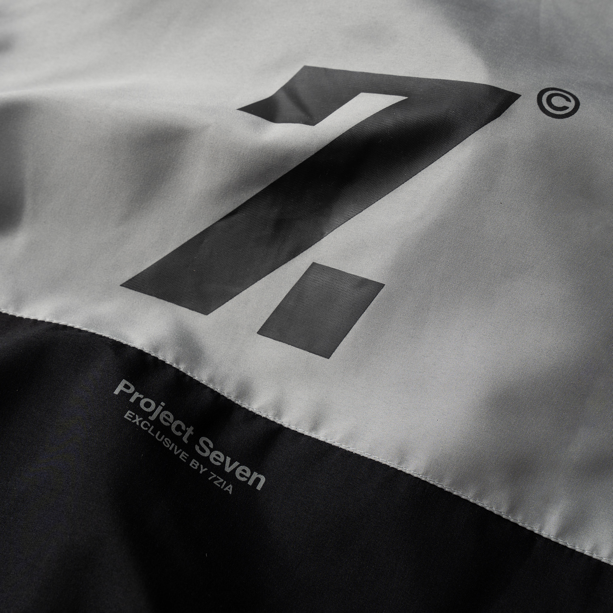 Áo khoác dù 7ZIA Logo lớn / ProjectSeven