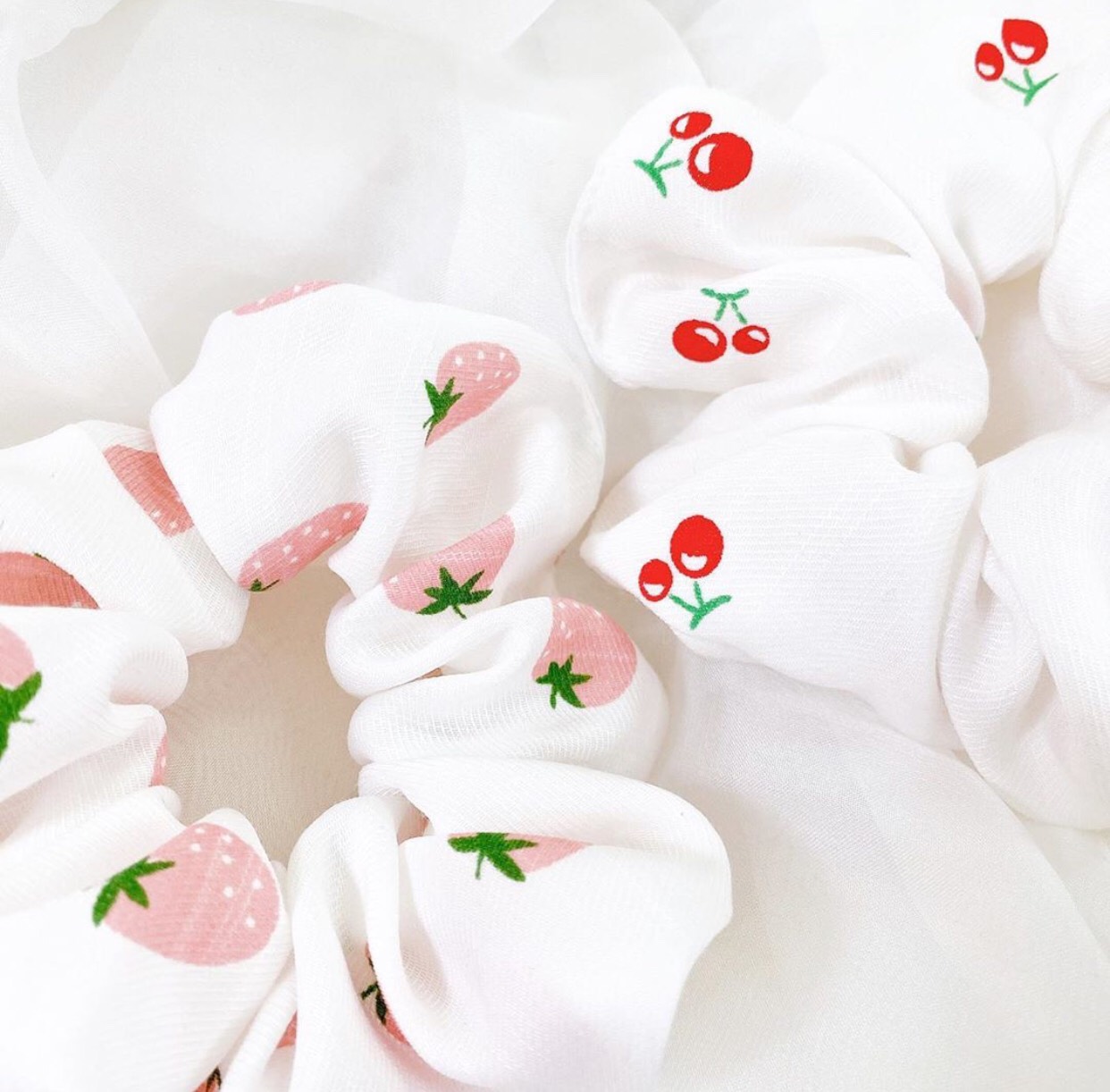 [HCM]SCRUNCHIES DÂU TO 2 MÀU HỒNG - ĐỎ MẪU MỚI - CỘT TÓC HOTTREND