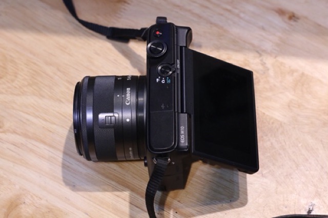 Bộ máy Canon M10 kèm lens kit STM