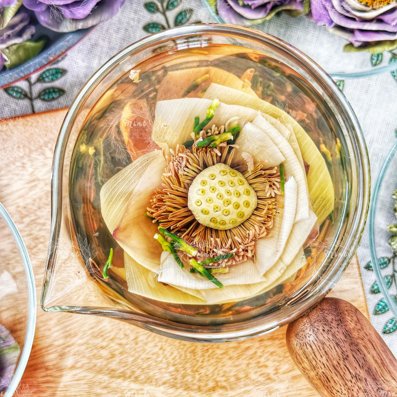 Trà Hoa Sen (Lotus) Mix Tâm Sen (Tim Sen) - Hộp 5 Set (Hoa Sen, Tâm Sen, Lá Sen, Cỏ Ngọt)