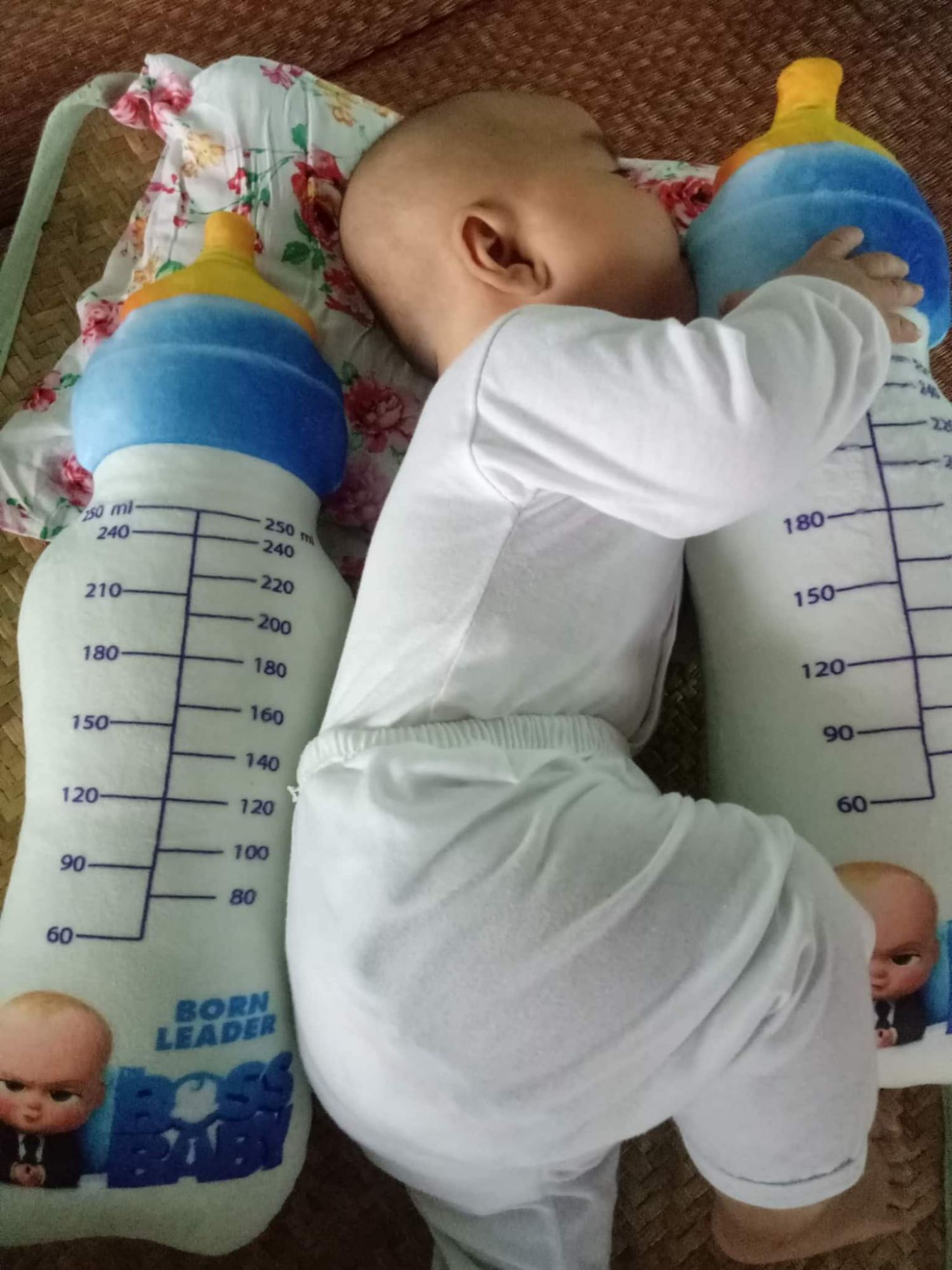 GỐI ÔM BÌNH SỮA CHO BÉ
