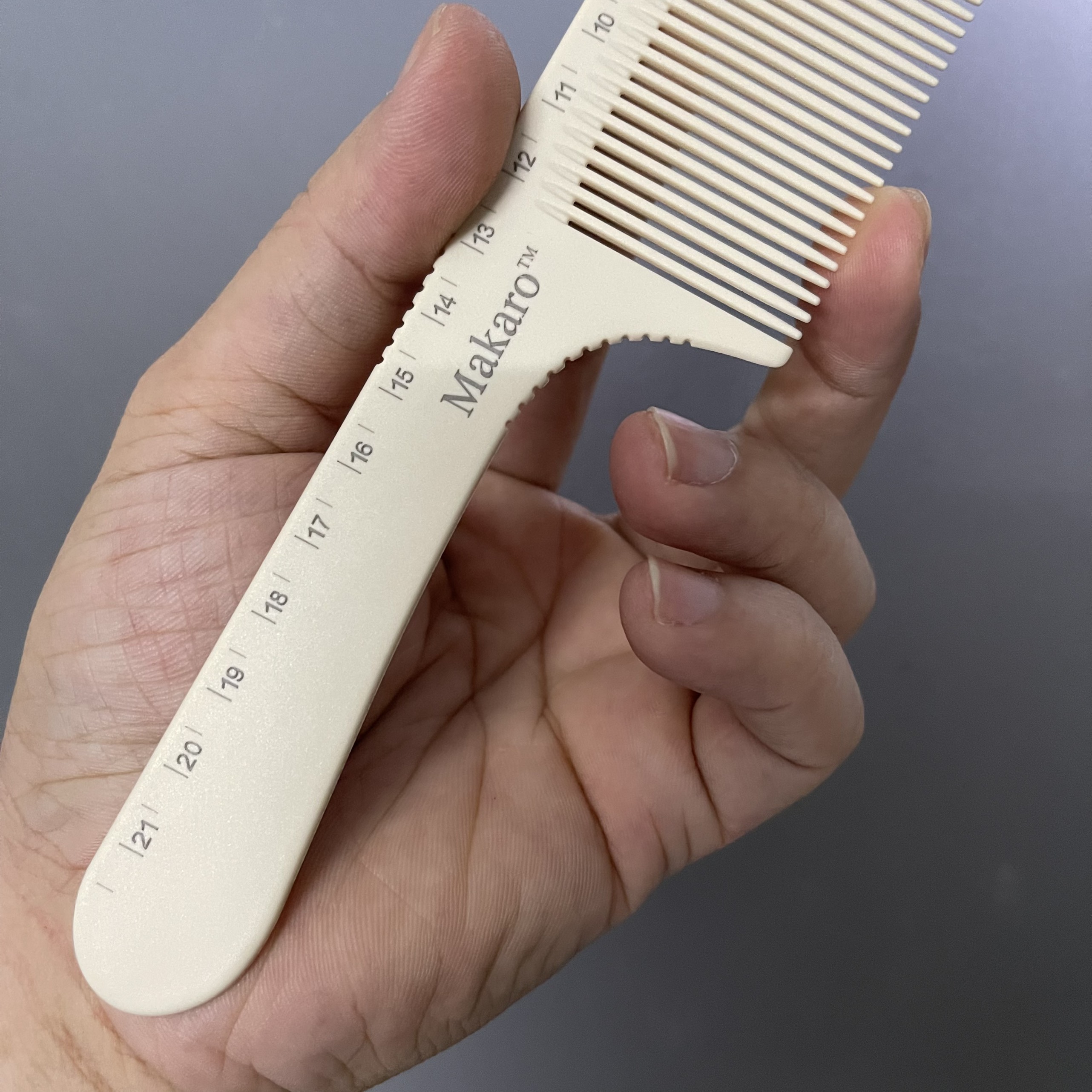 Lược cắt tóc MAKARO B22