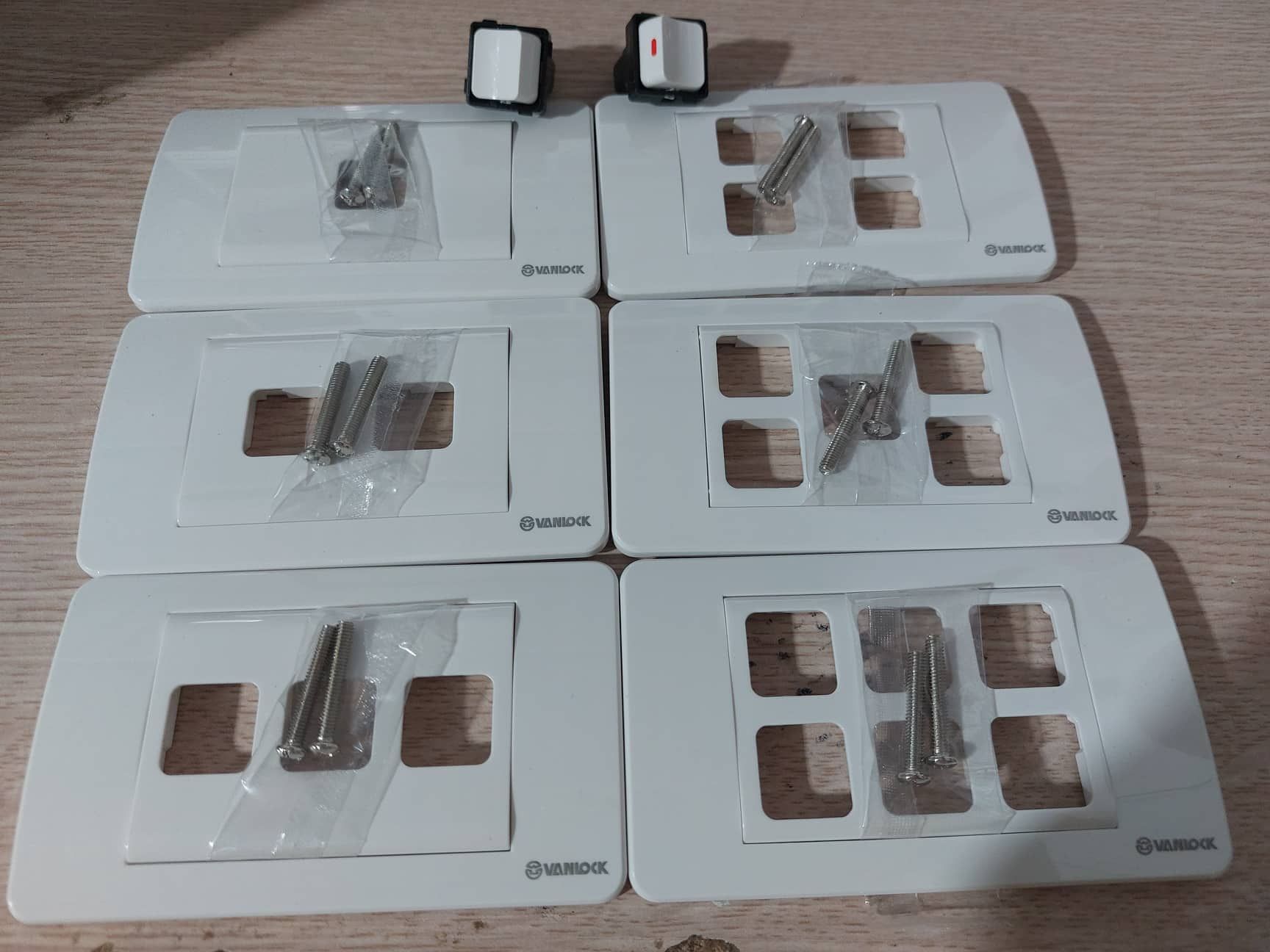 Mặt công tắc SINO Vanlock S18/Mặt 1-6 Công Tắc