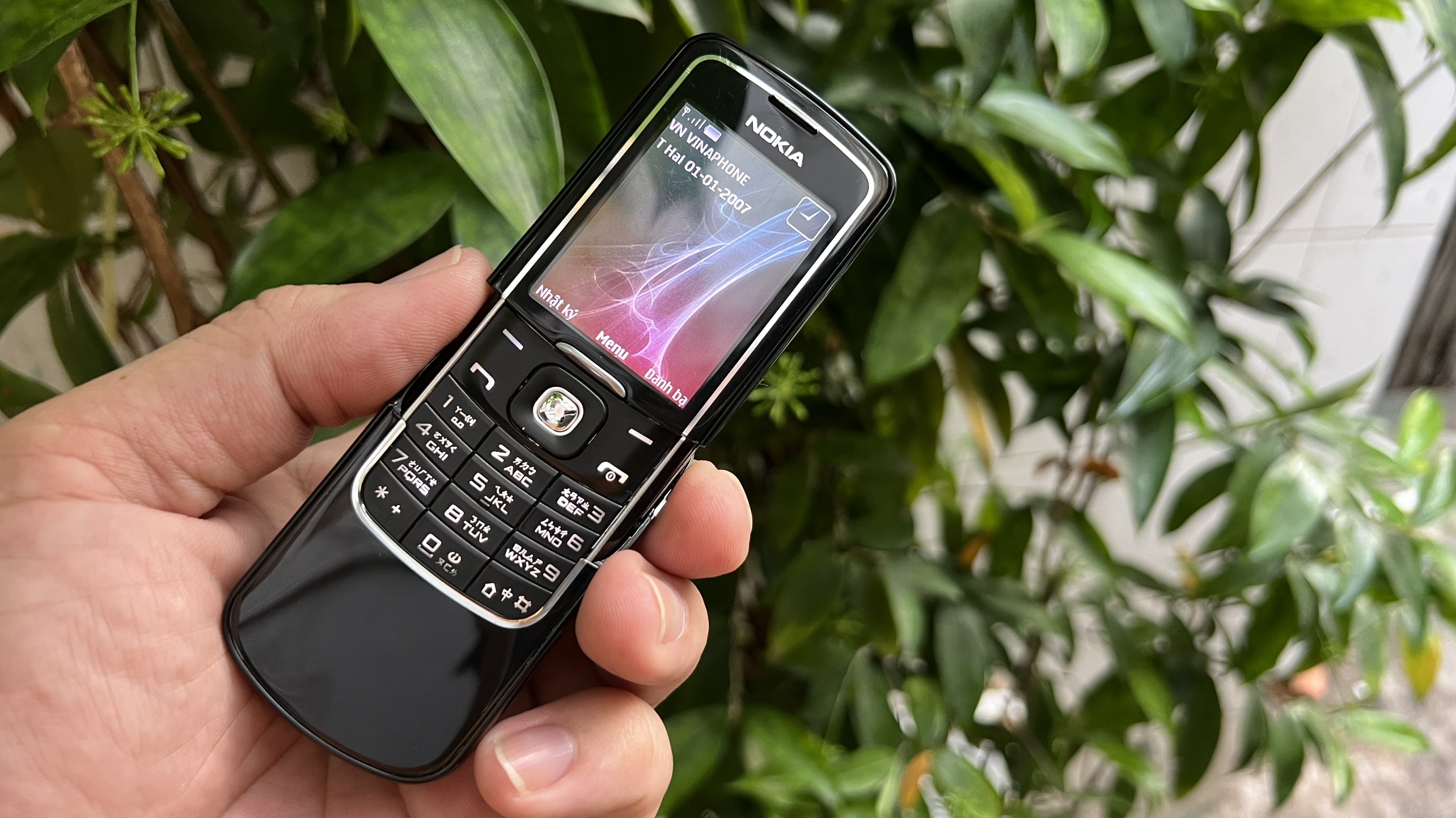 Điện thoại Nokia 8600 Luna chính hãng