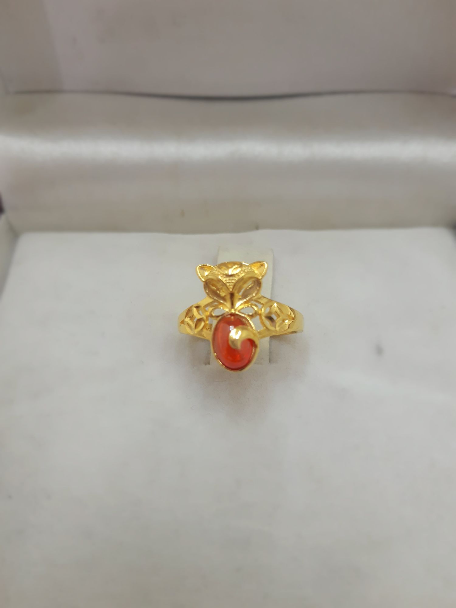 Nhẫn hồ ly vàng tây đá đỏ