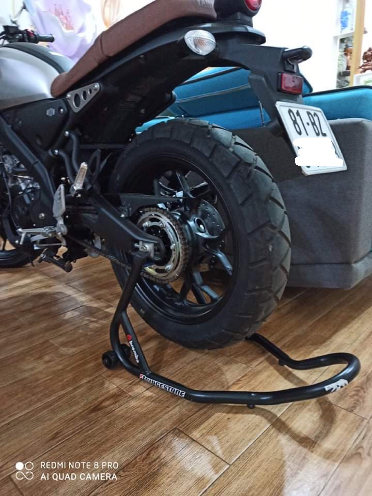 Ben nâng xe moto