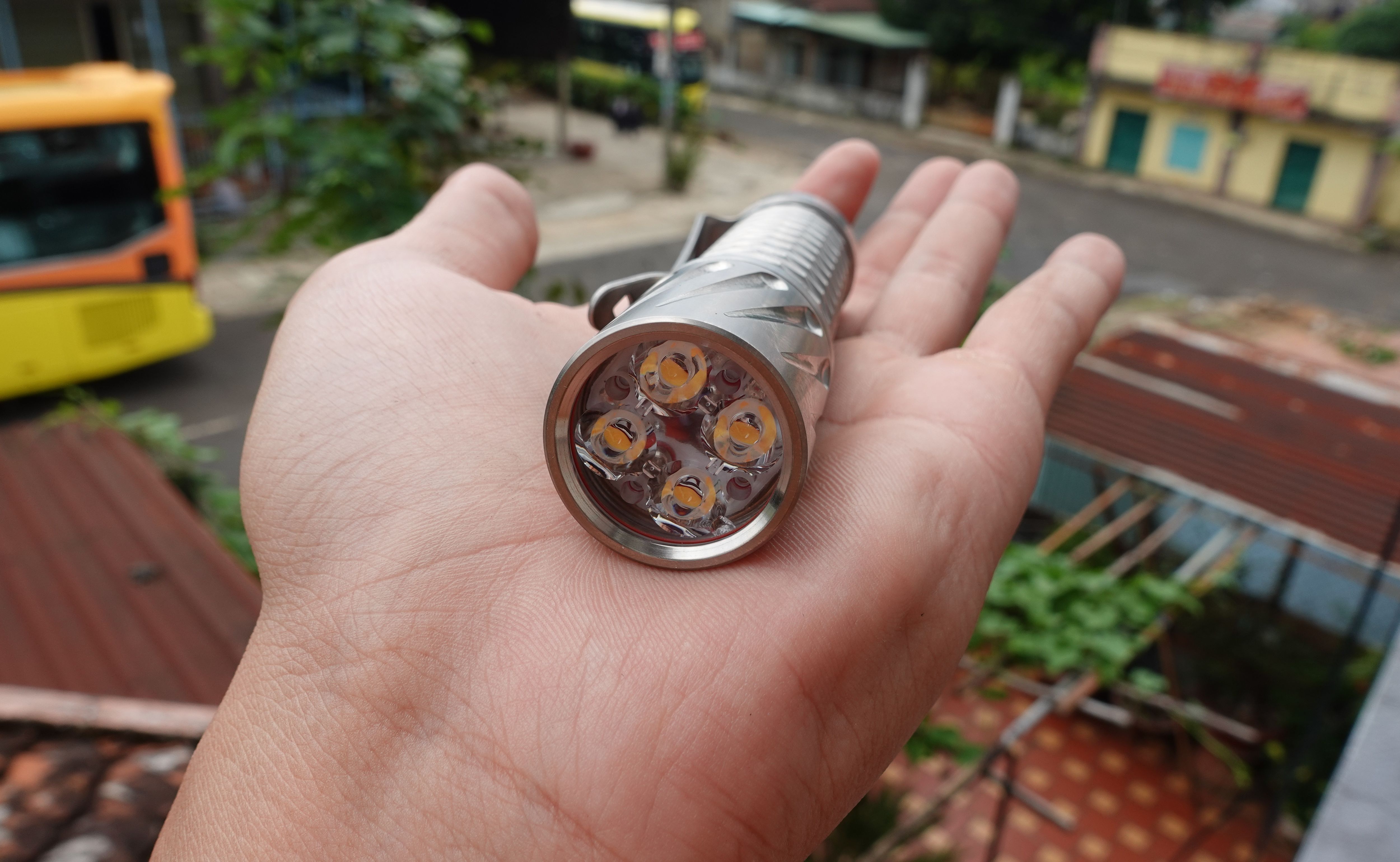 Đèn pin Maeerxu DF01 21700 Titanium