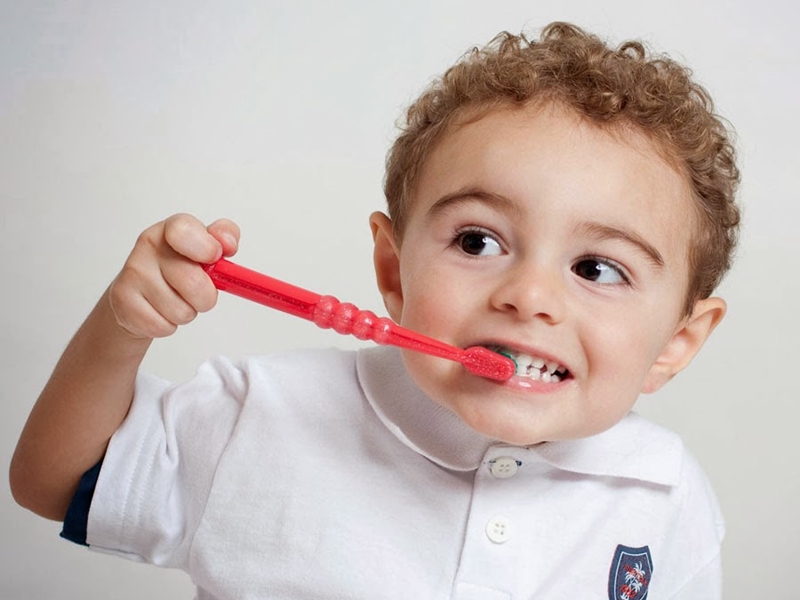 Kem đánh răng Kao Kids vị DÂU  70g