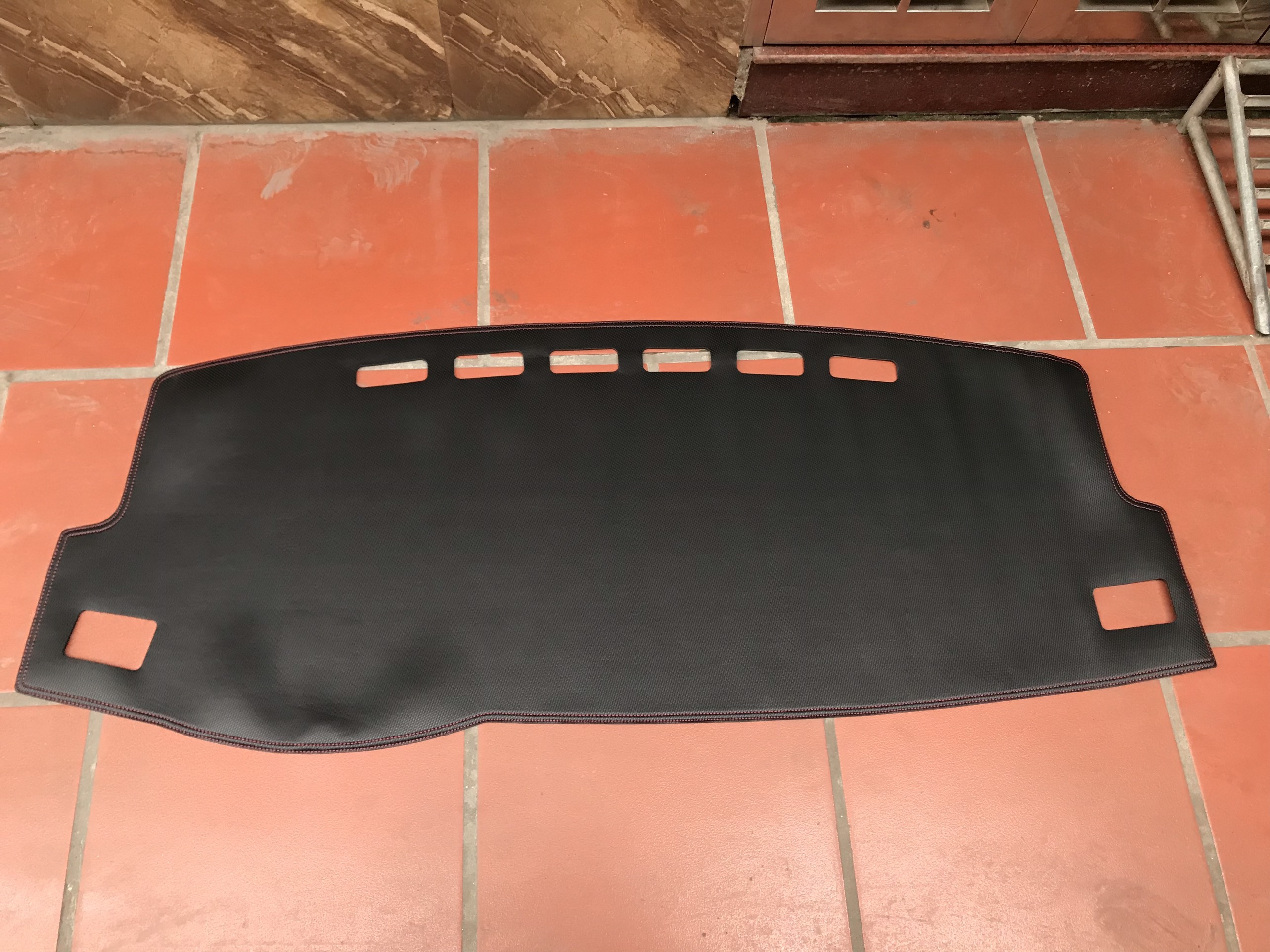 Thảm taplo da vân carbon Toyota Altis 2015 - 2022