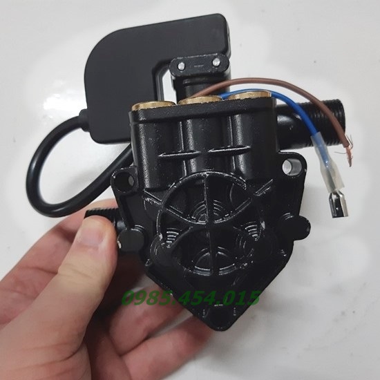 Bưởng 3 ốc đầu nén máy rửa xe