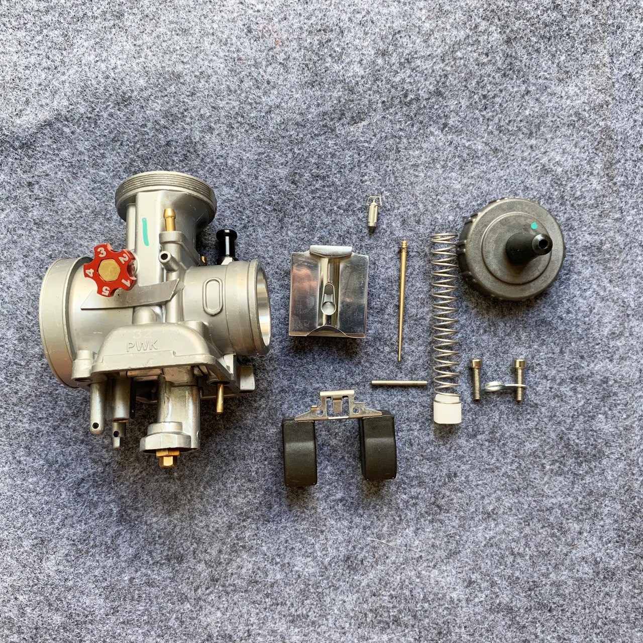 [HCM]Bình xăng nắp chao mini họng nhỏ
