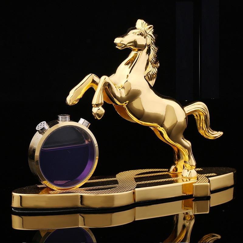 [HCM]Nước hoa để xe hơi hình ngựa vàng thiết kế tinh xảo đẹp mắt